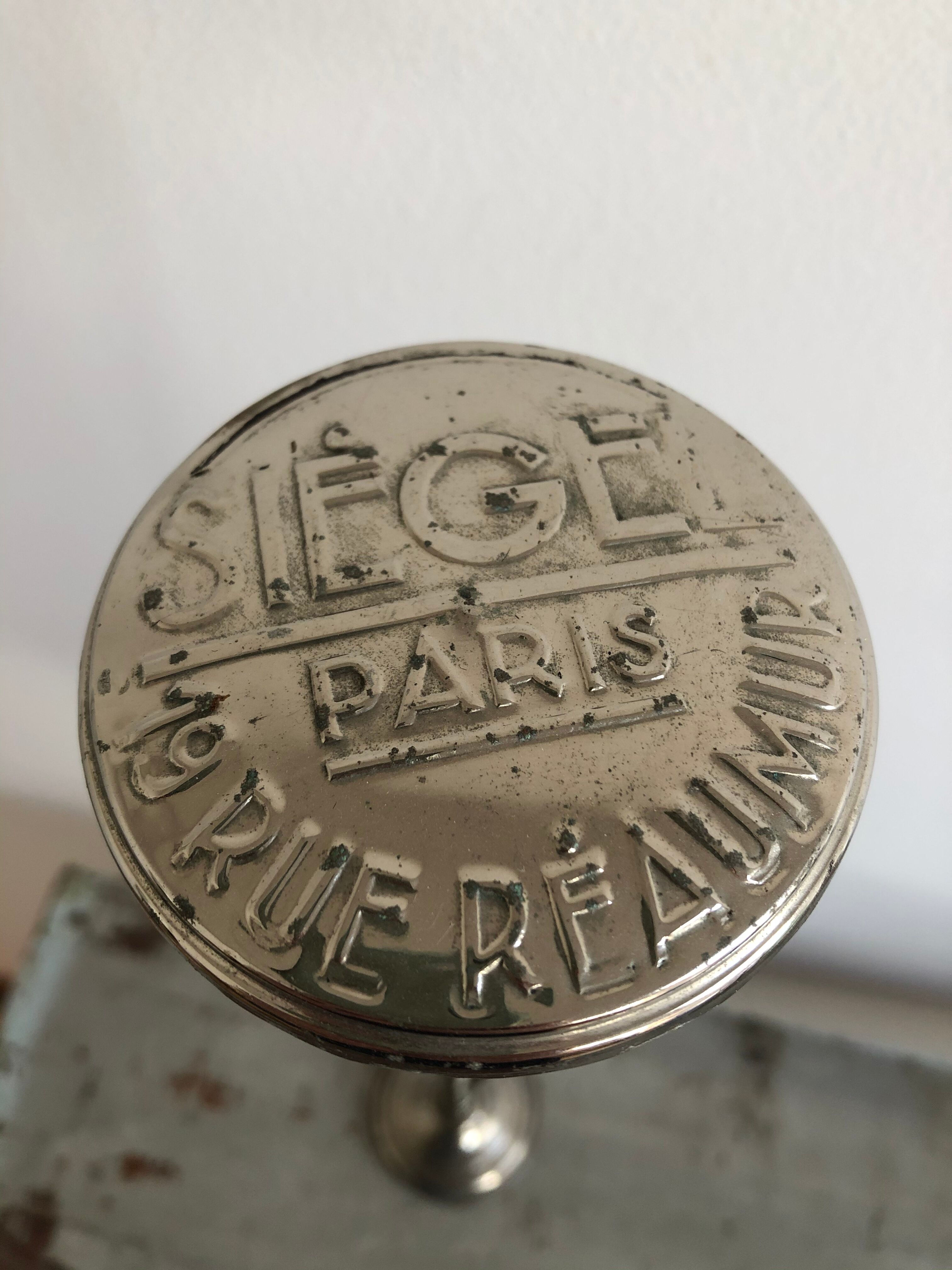 Former Siegel Paris telescopic hat-wearing display