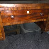 Bureau ancien en acajou dessus cuir