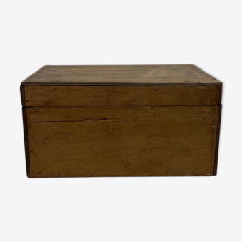 Boite en bois brut rectangulaire