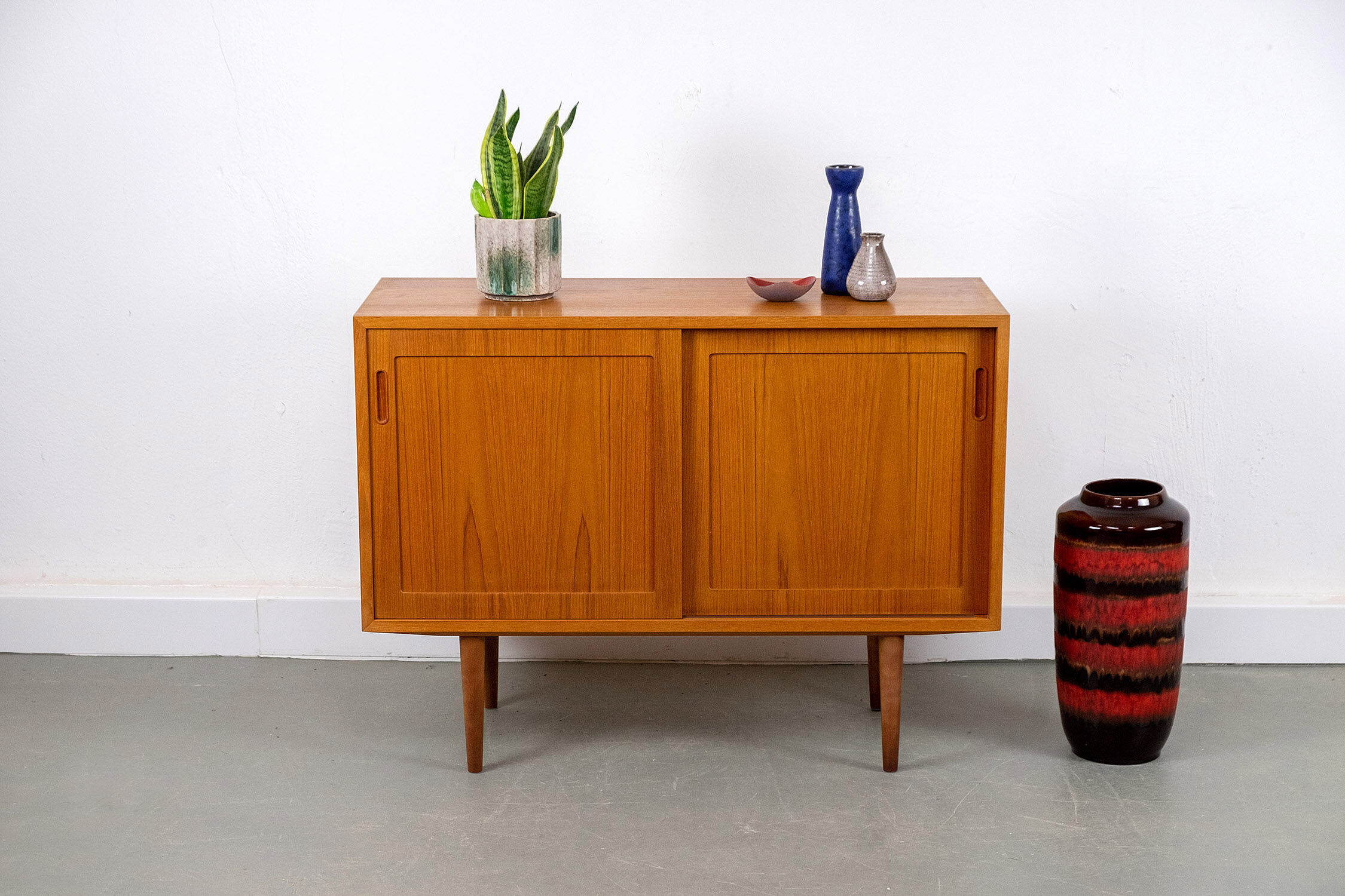 Teak sideboard by Hundevad, Denmark, 1960s