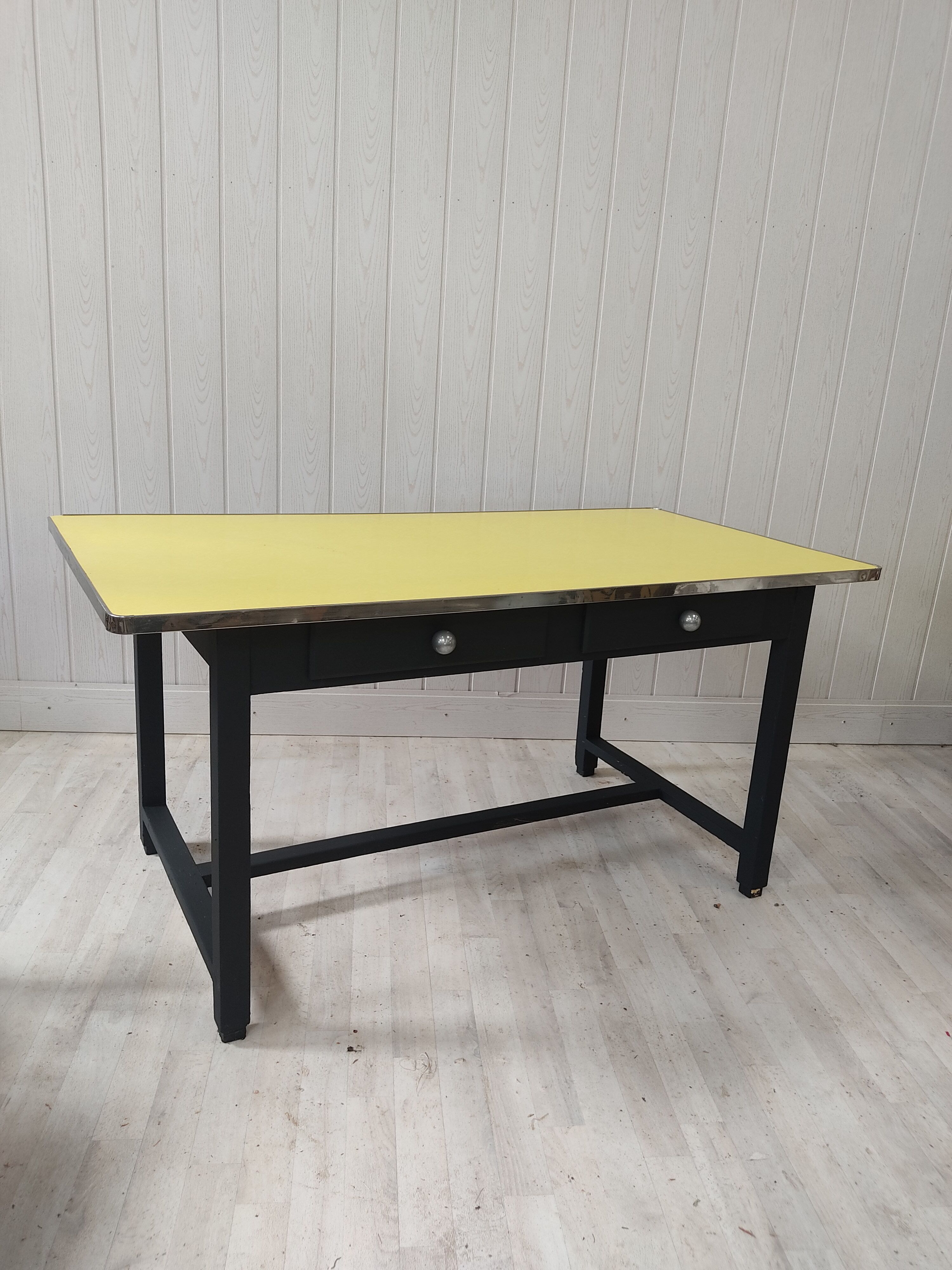 Table vintage bois et formica jaune