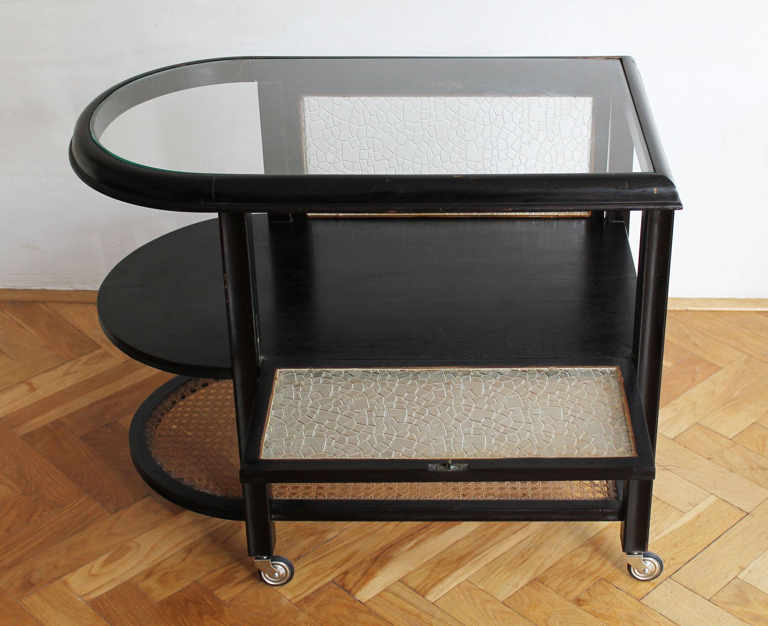 Armoire à boissons moderniste des années 1930