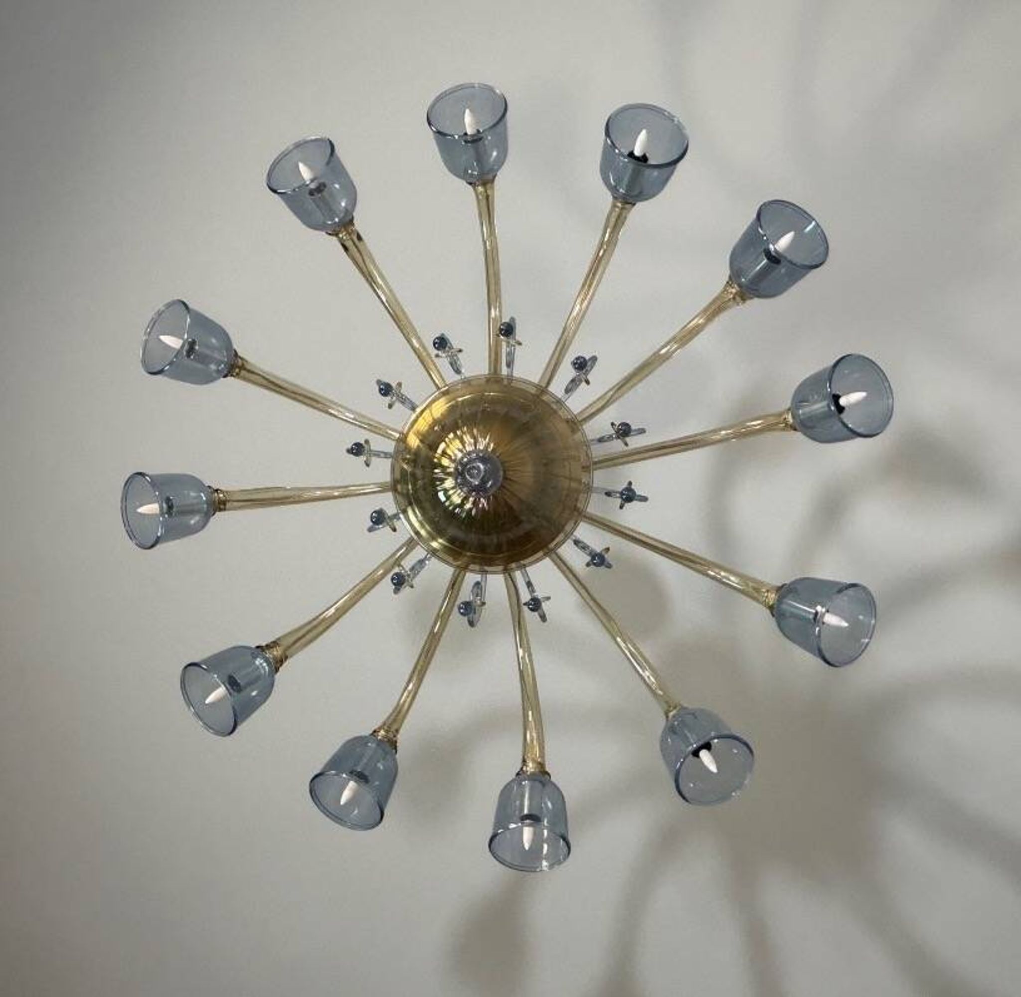 Venetian lustre in two-colour Murano glass, blue and gilded, circa 1990.