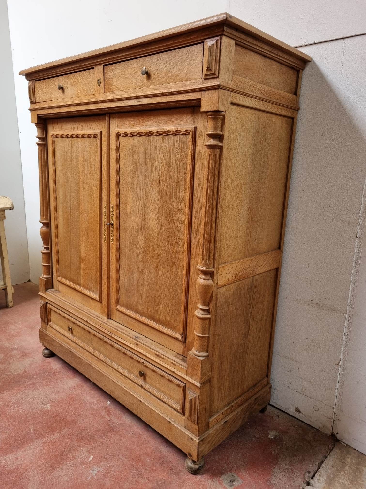 Buffet parisien en chêne