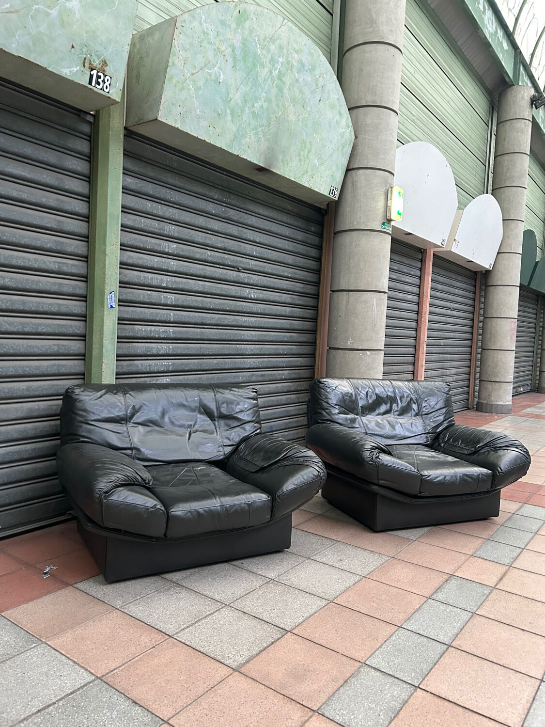 Henry Sooner leather armchair
