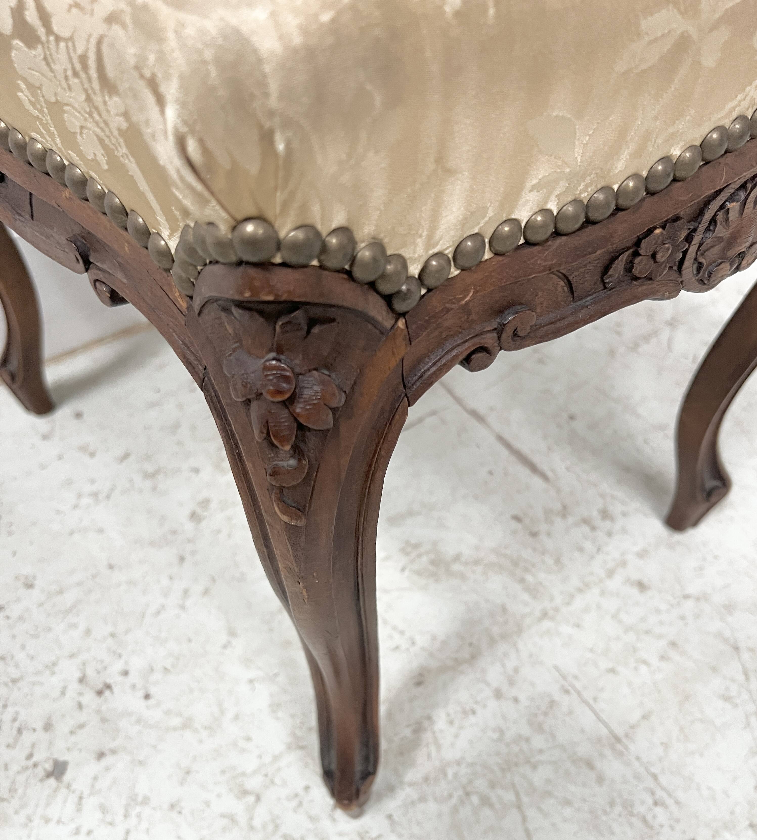 Louis XV style stool in solid walnut, 20th century