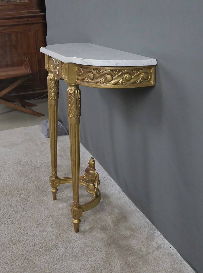 Petite console en marbre et bois doré, style Louis XVI – début XXe