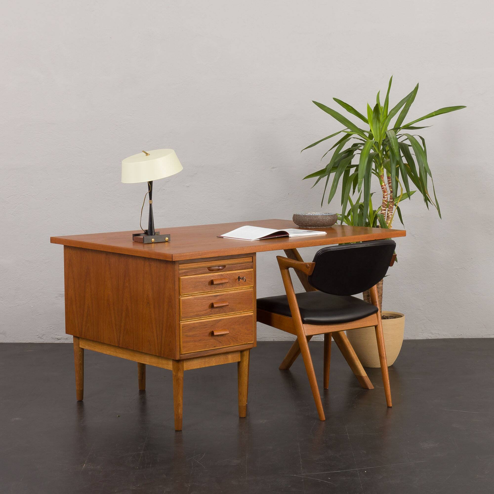 Teak and oak double-sided desk with X-shaped legs