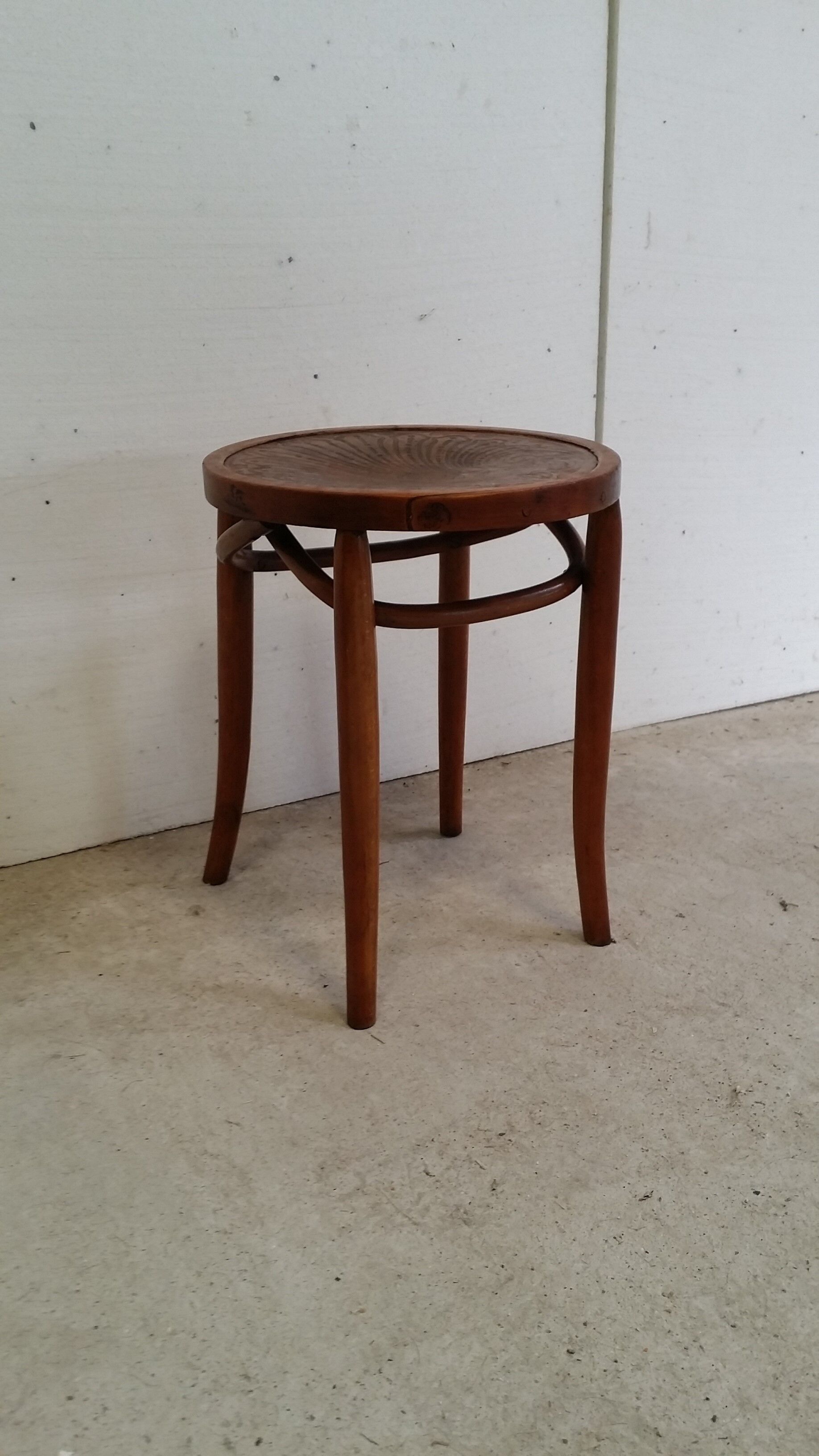 Thonet stool