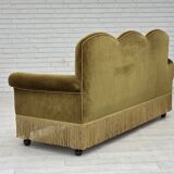 Canapé/lit de repos 2 places des années 1950, velours vert clair, pieds en frêne.