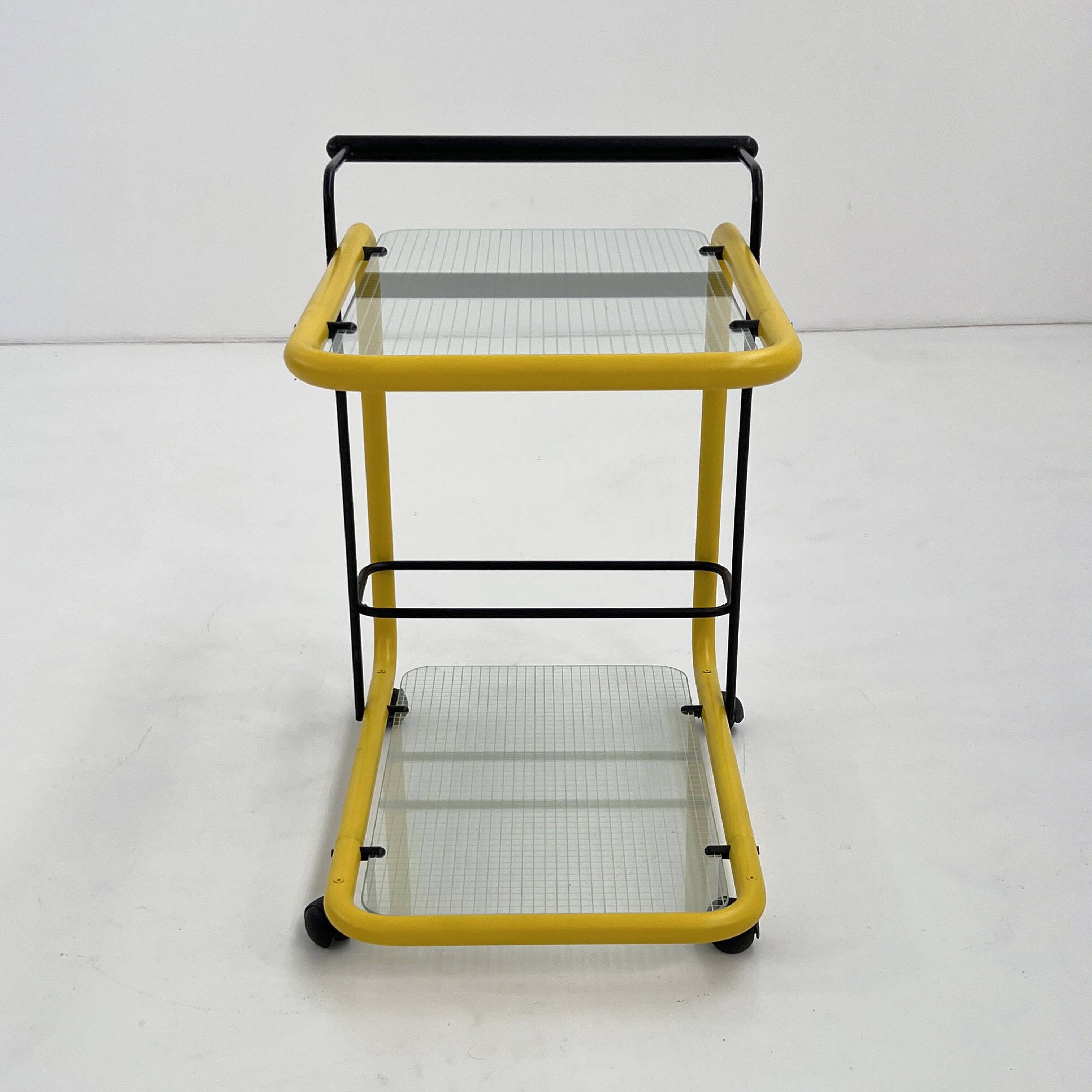 Desserte postmoderne noire et jaune en métal et verre, 1980