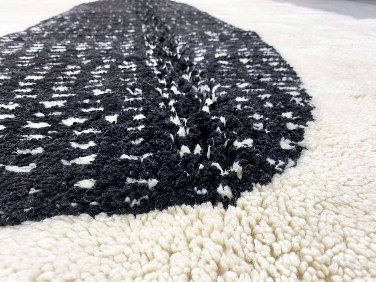 Traditional handmade Berber rug 250cmx150cm