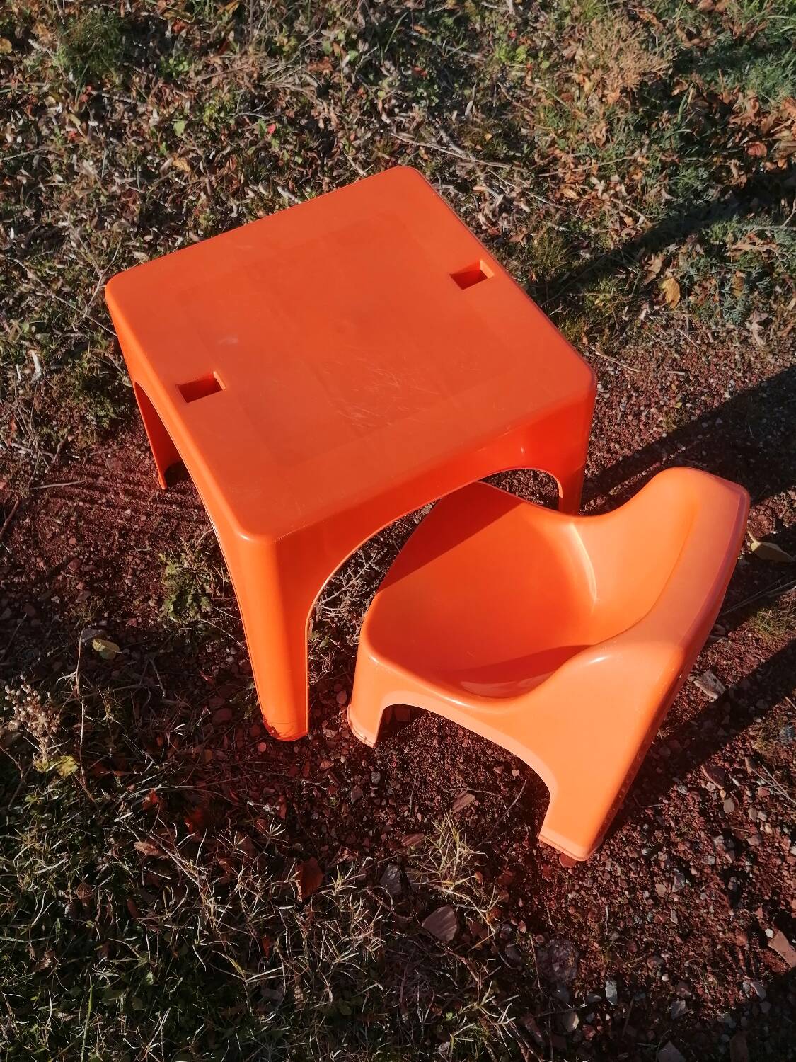 Children's orange table and chair set Progarden Italy