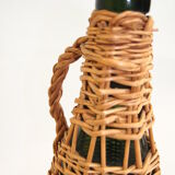 Bouteille en rotin vintage