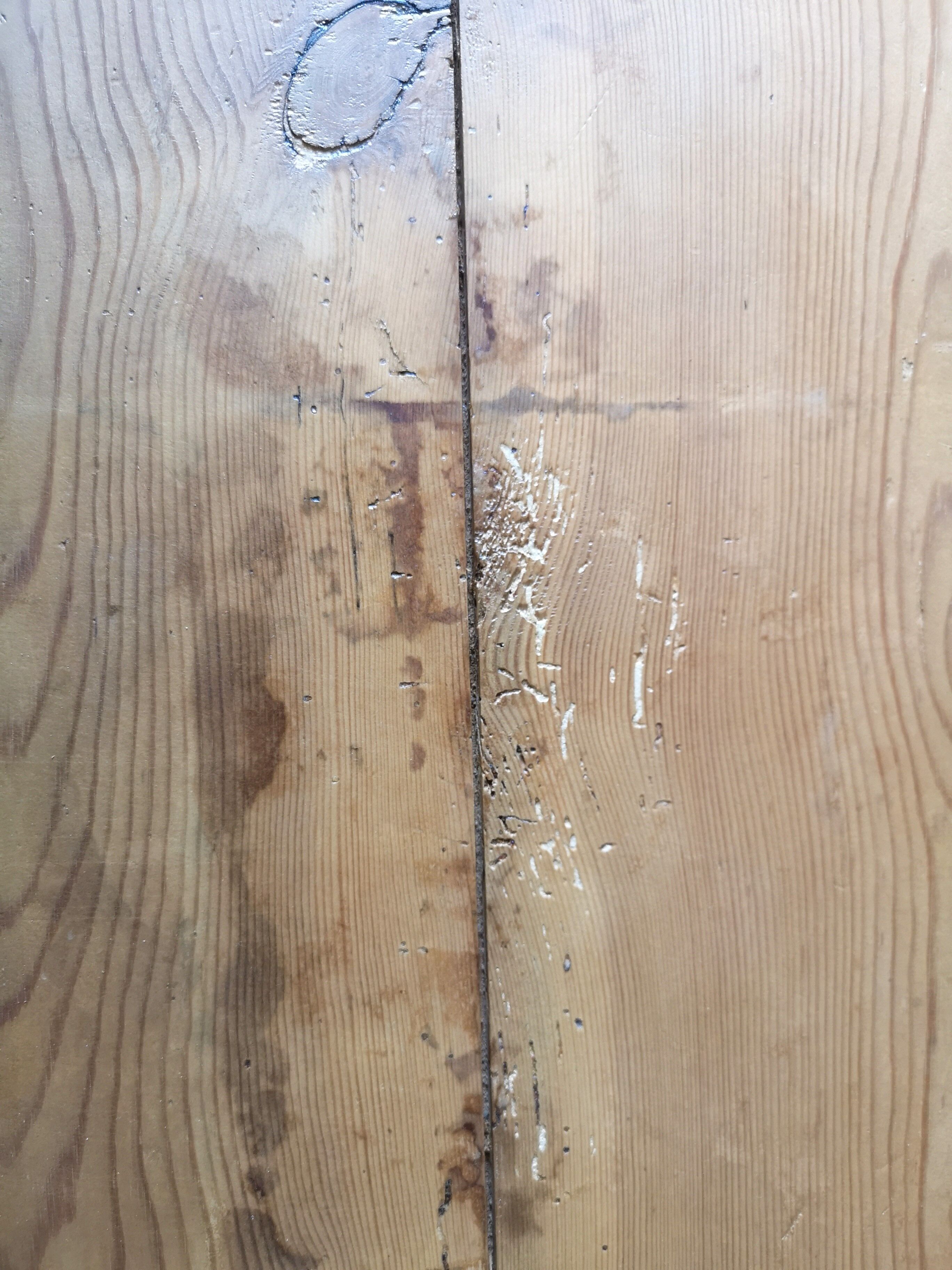 Farm table set 4/6 people and three bistro chairs