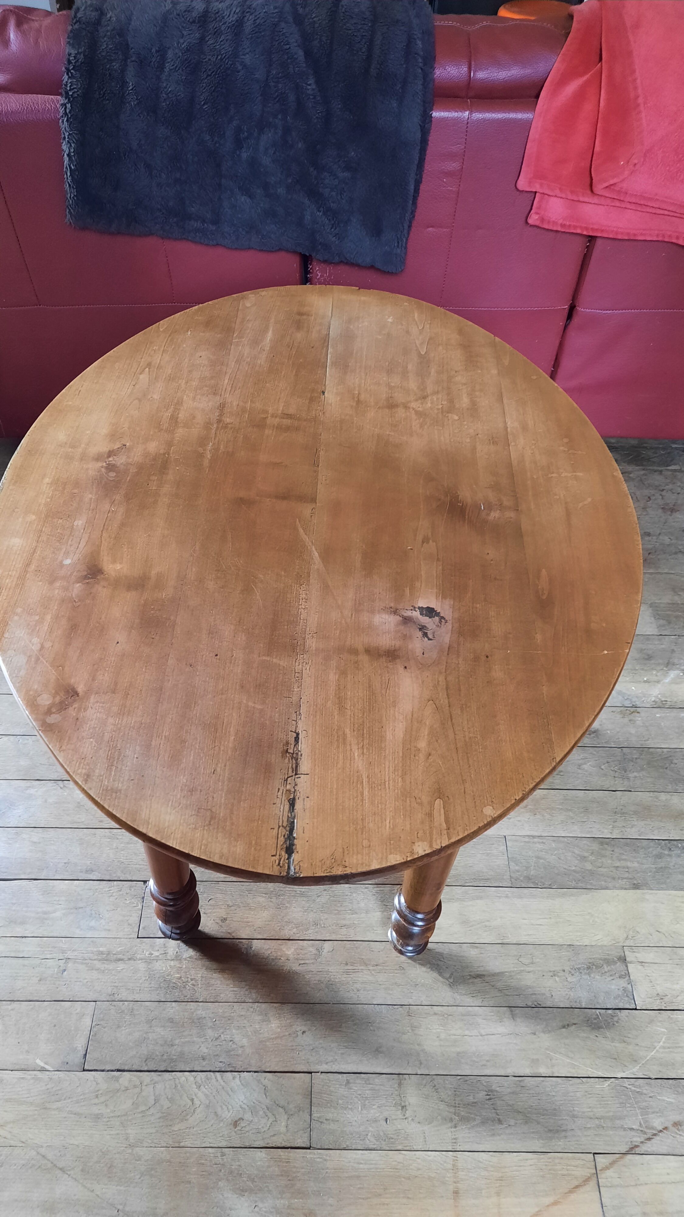 Oval table