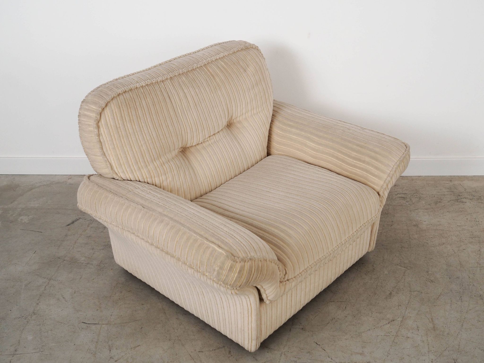 Fauteuil crème Soffio, design italien, années 1970, fabriqué par Doimo.