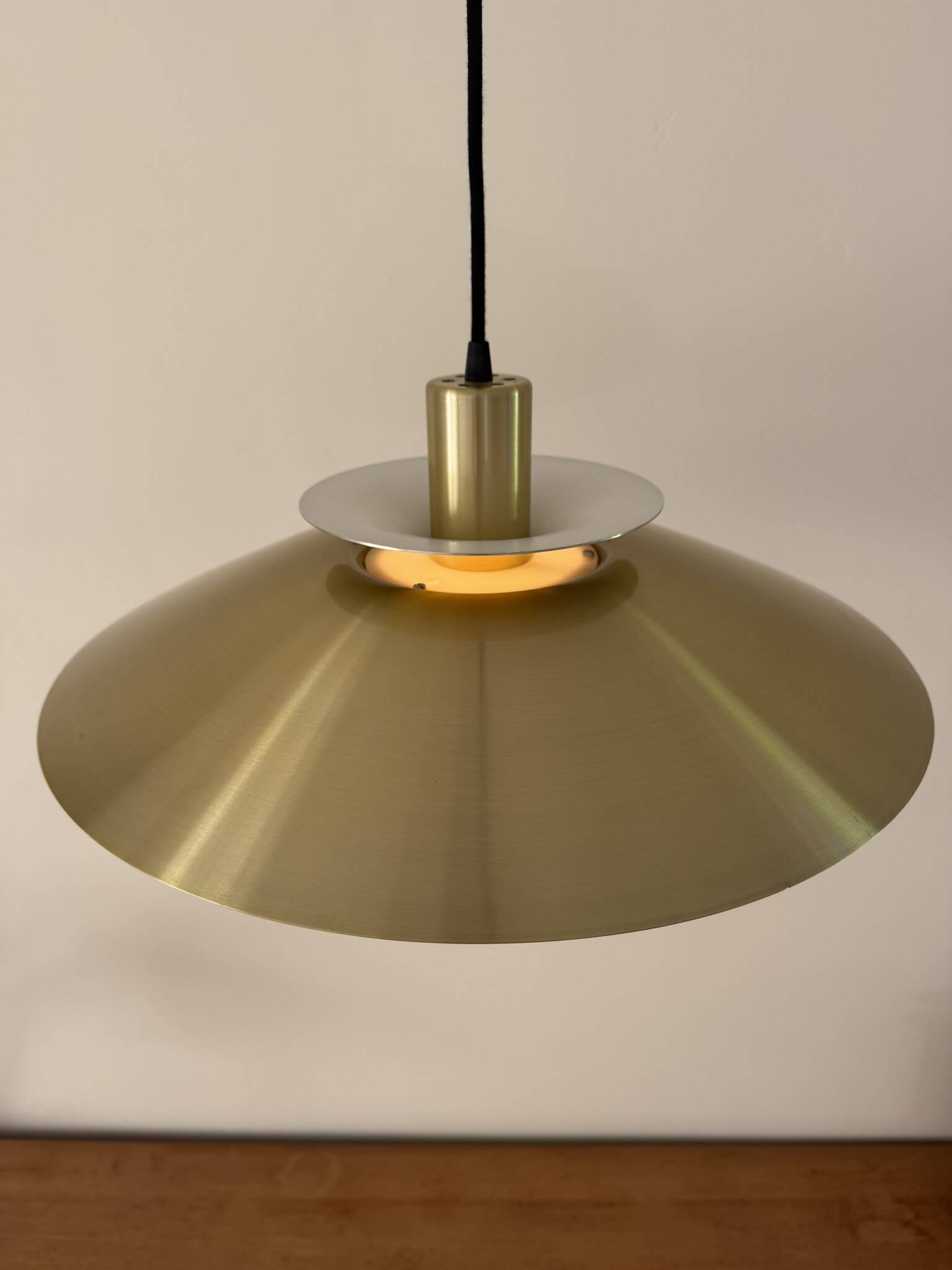 Vintage Frandsen 3012 in brass - Danish design lamp