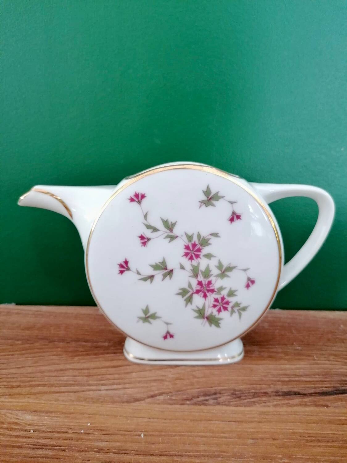 Teapot and sugar bowl