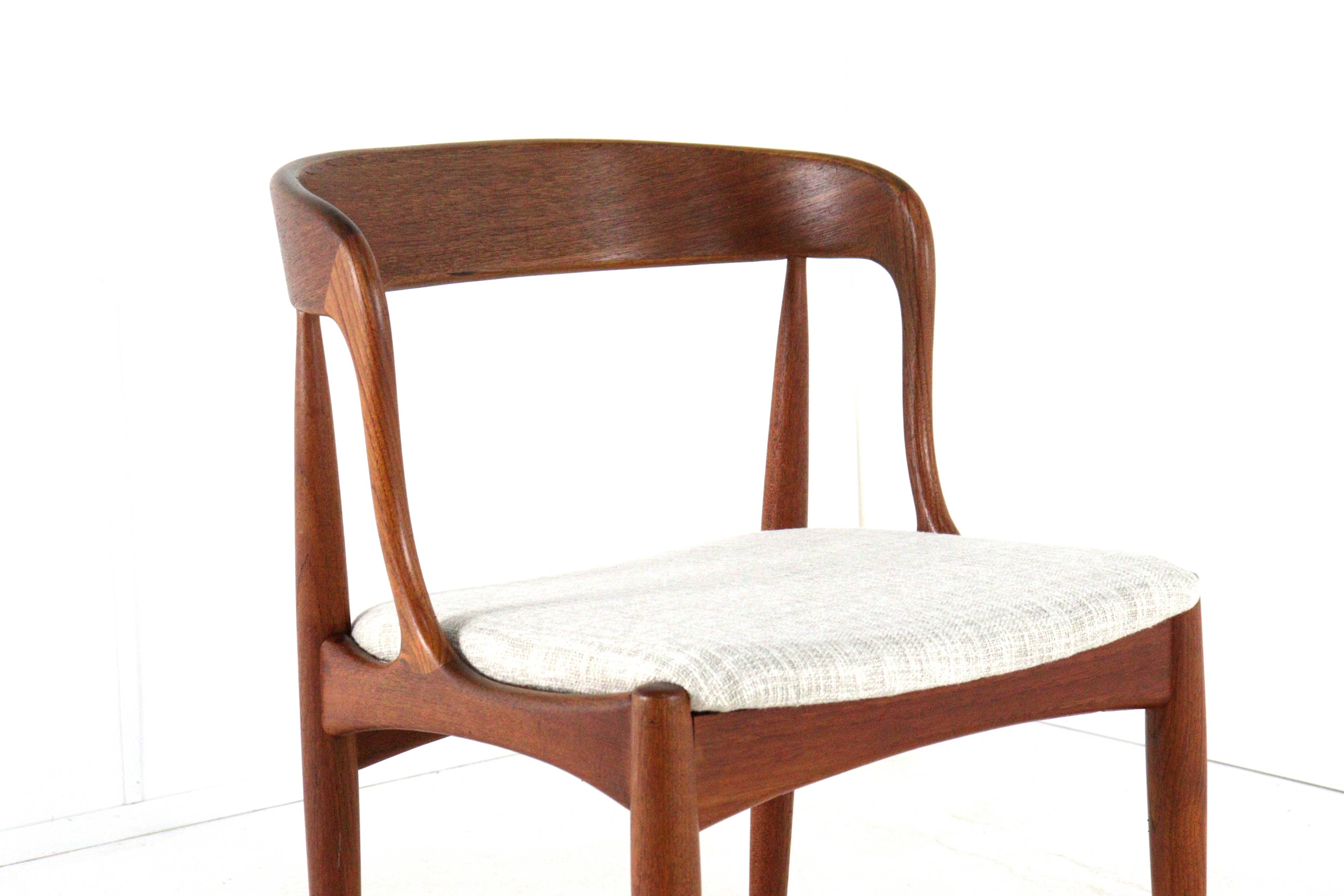 Set of 10 Johannes Andersen chairs for Uldum Møbelfabrik - Danish design