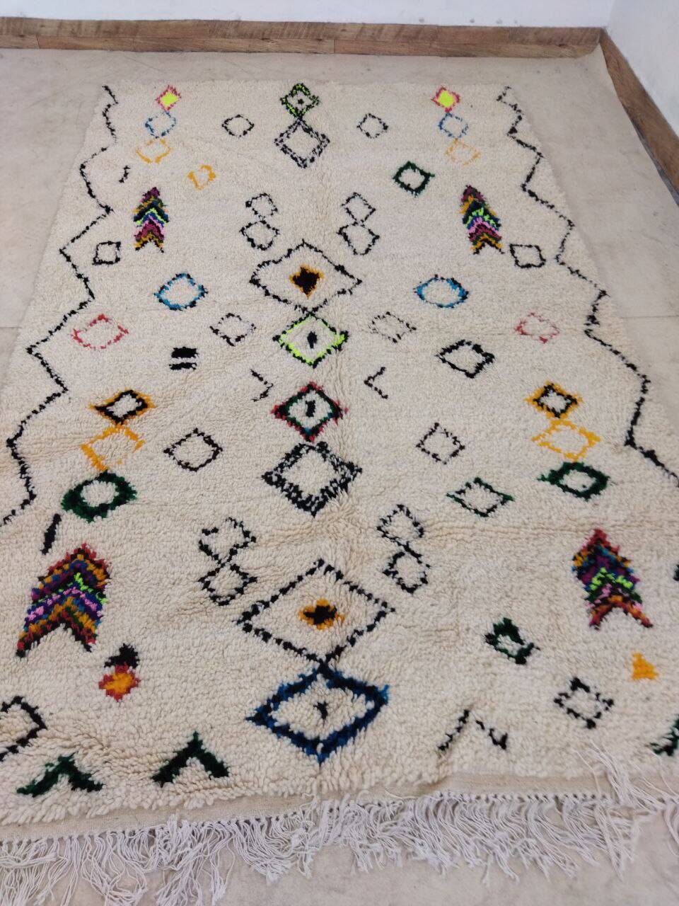 Handmade moroccan berber rug 250 x 153 cm