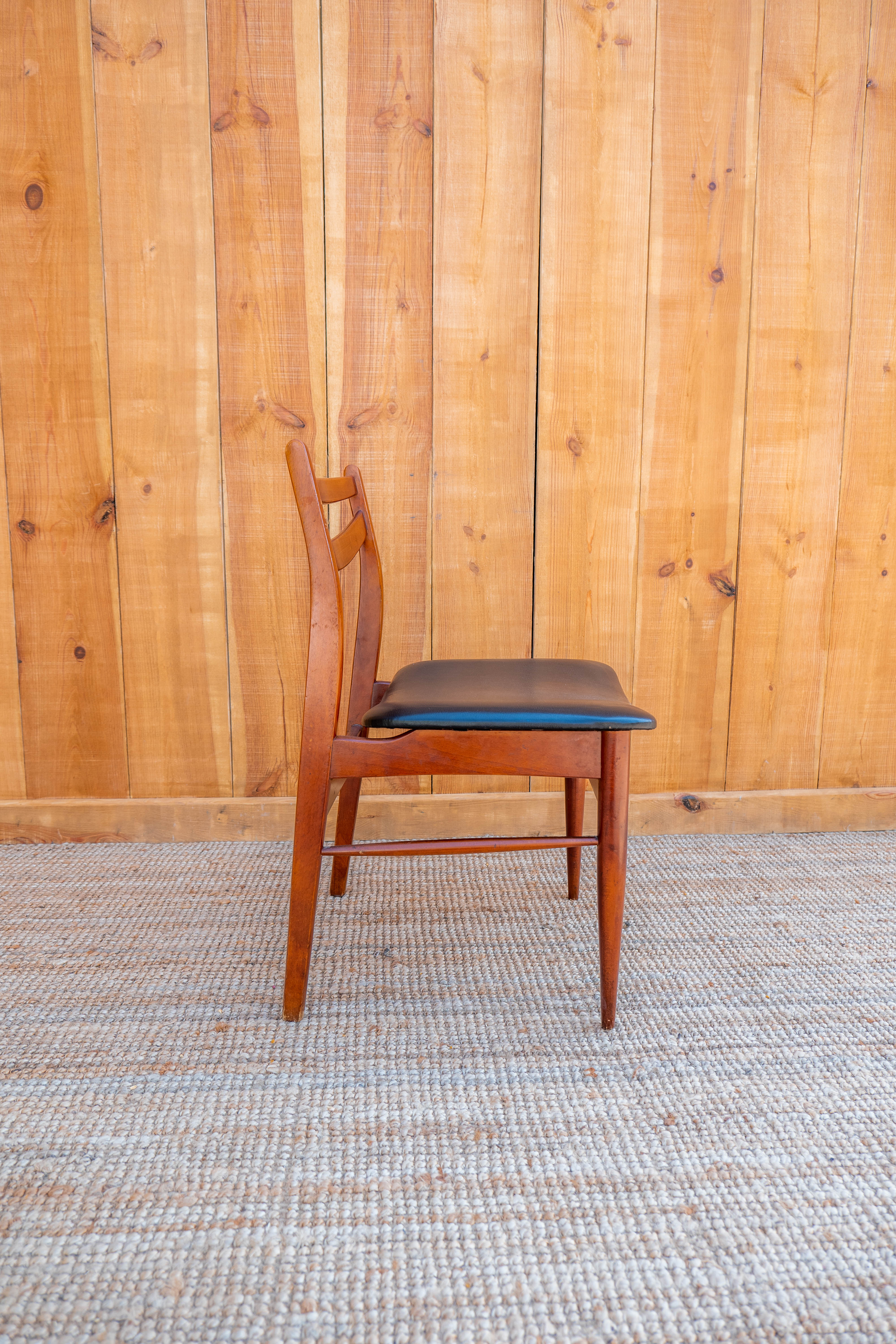 6 Scandinavian chairs