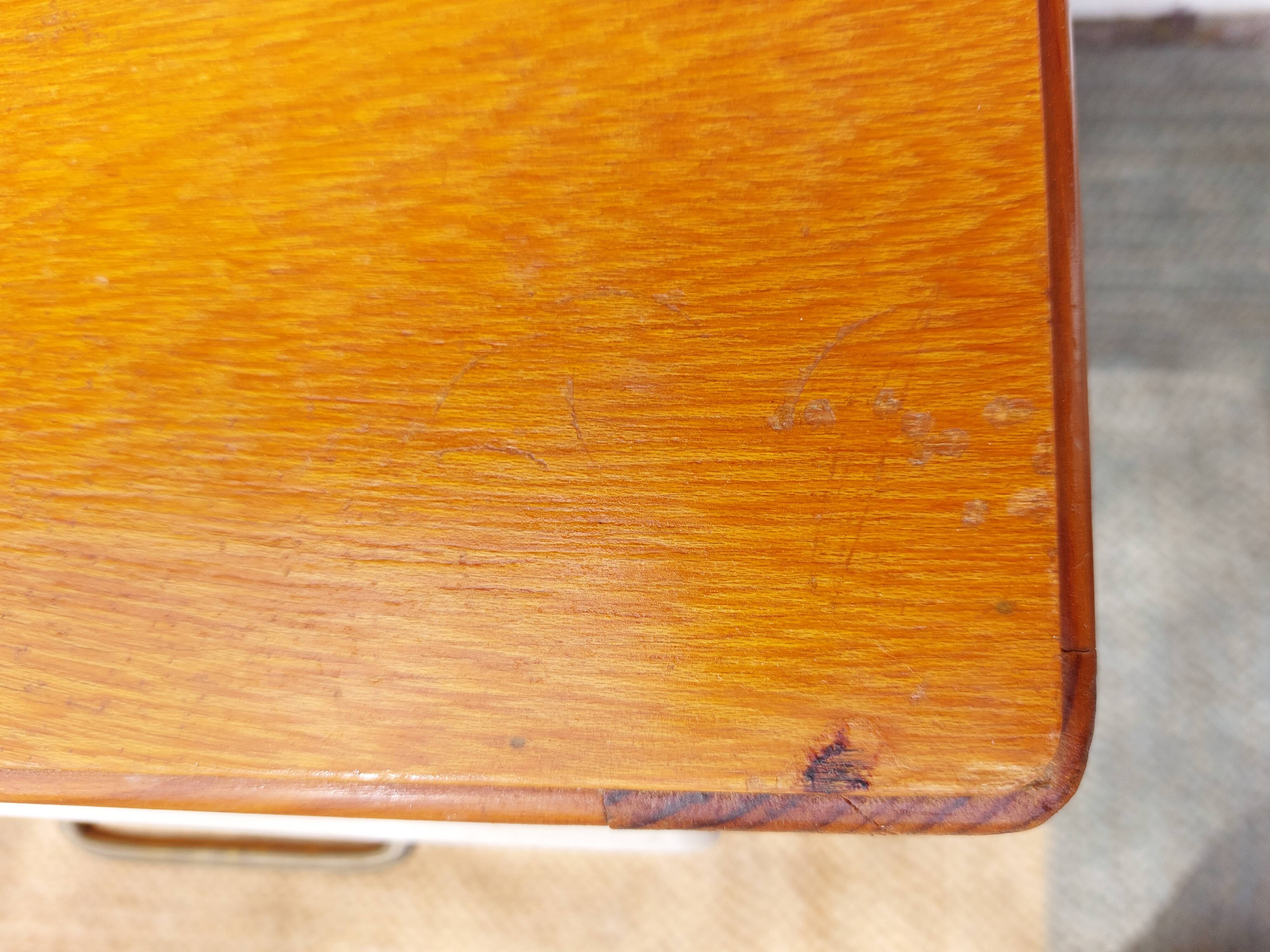 Commode vintage bois, galon blanc