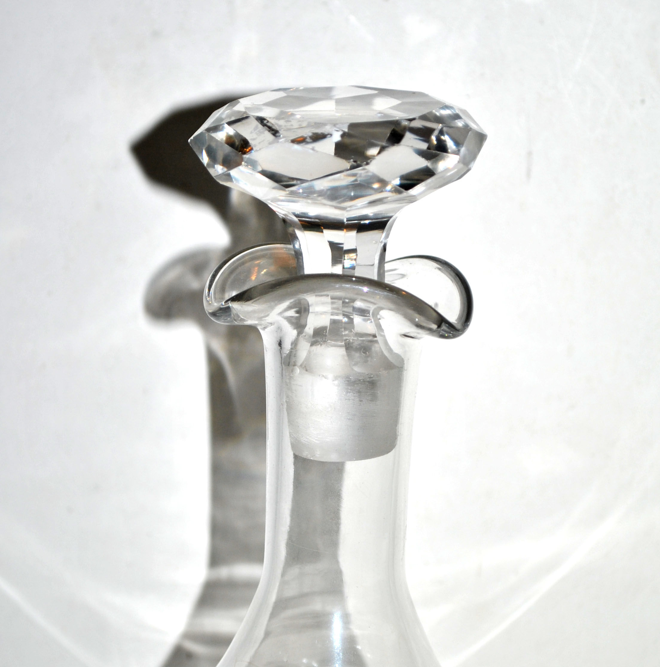Baccarat crystal decanter engraved with guilloché volute acid 1920