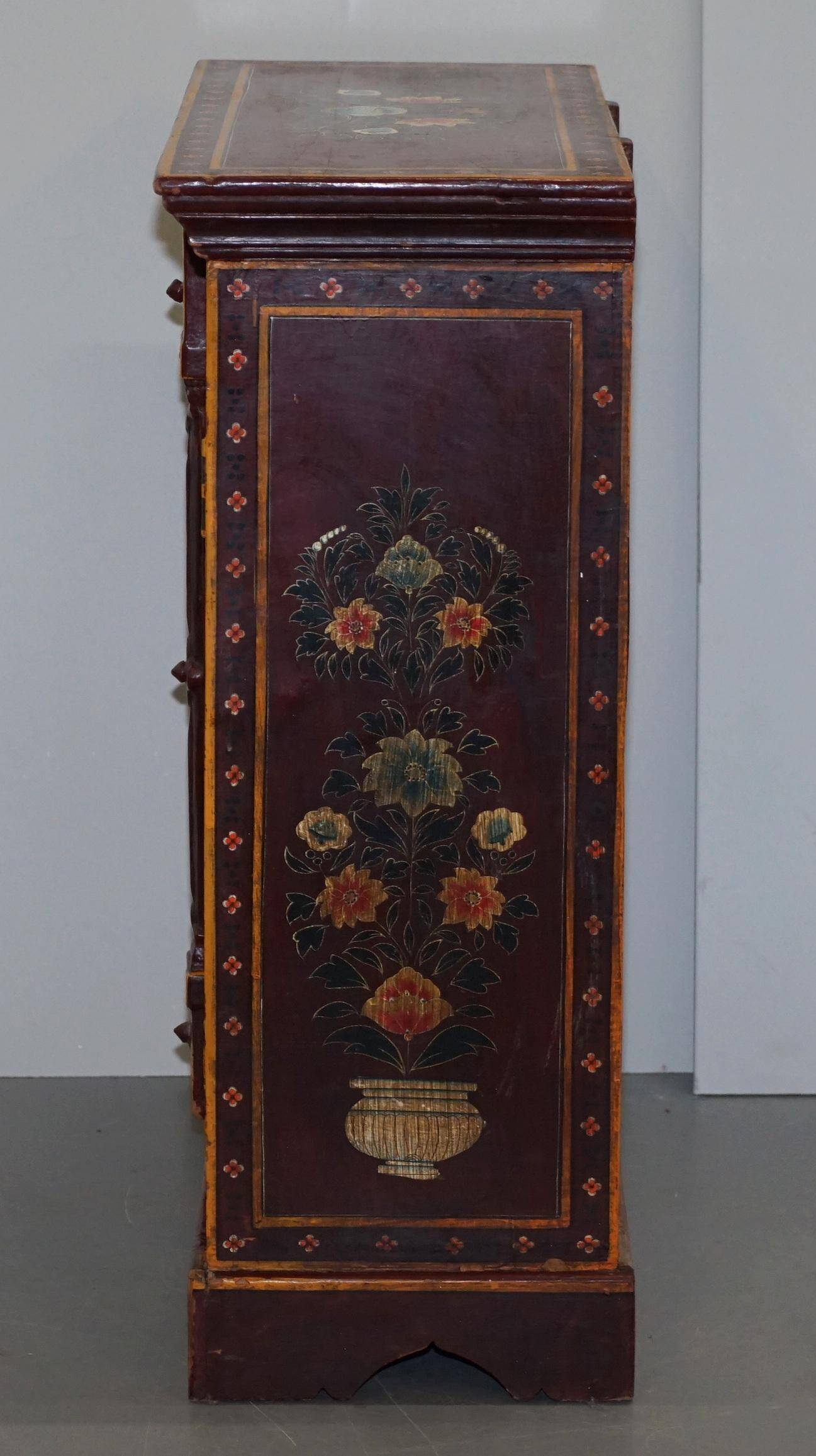 Buffet latéral peint à la main oriental circa 1900