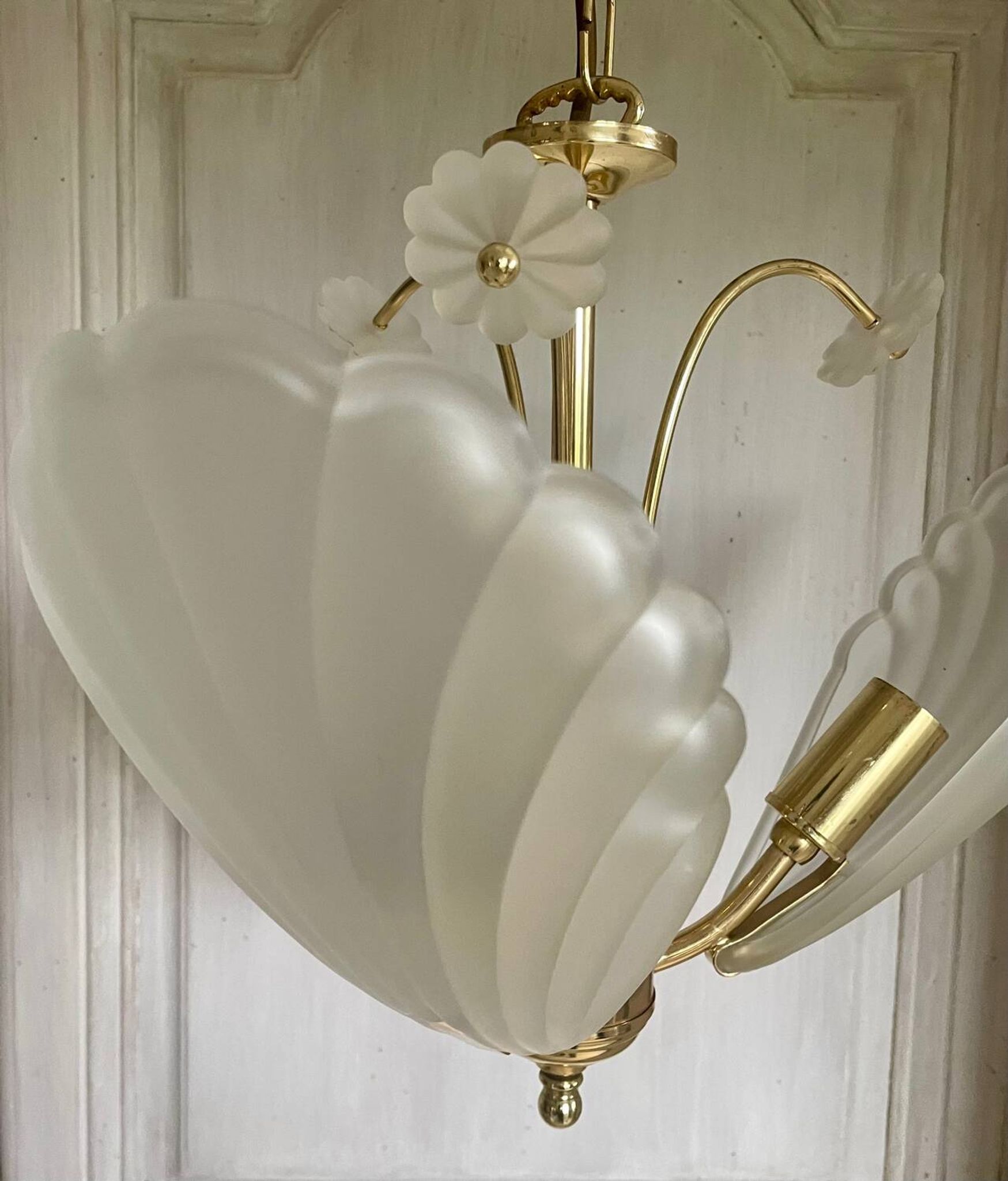 Frosted shell and gilded metal chandelier