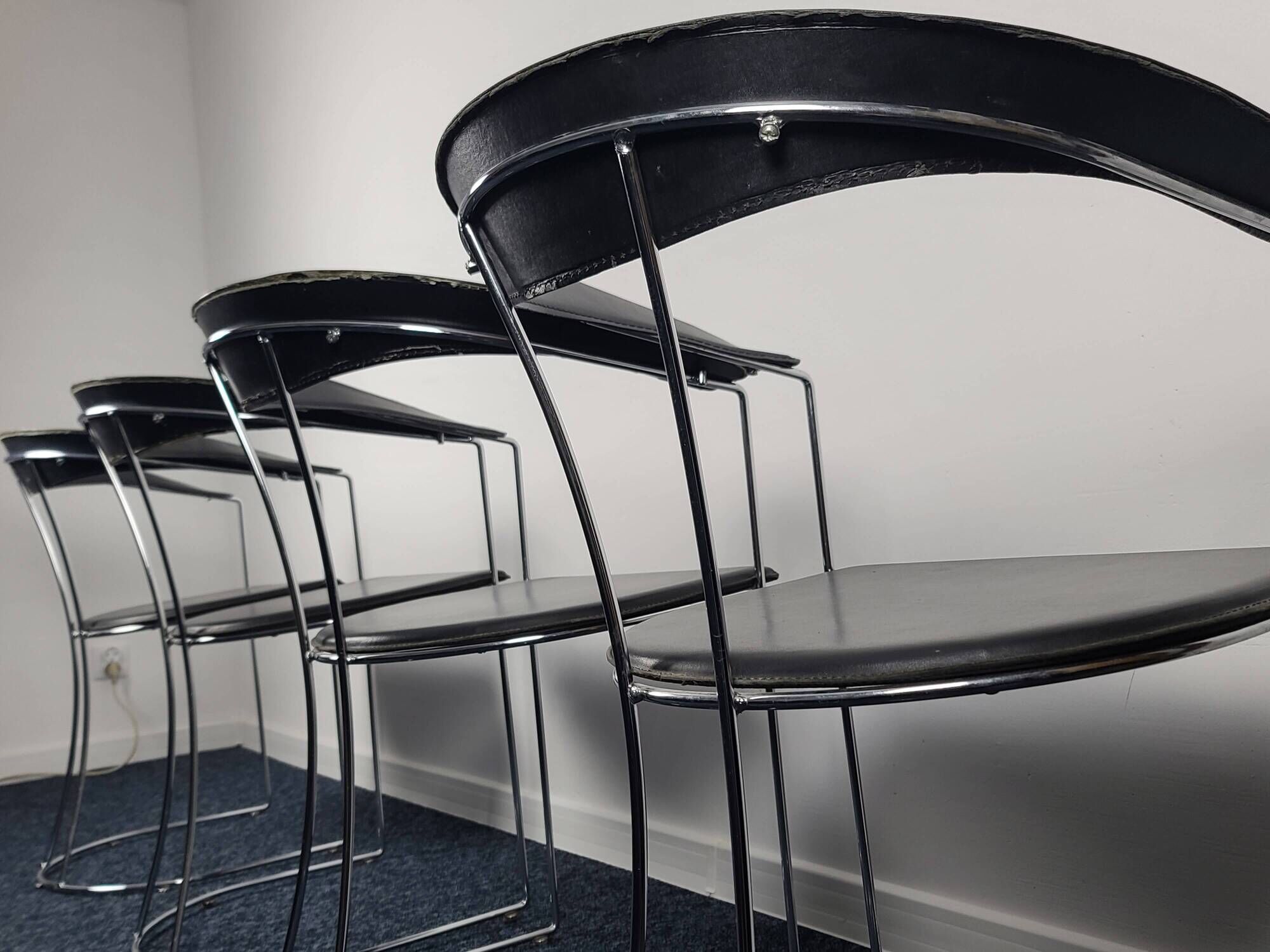 Set of 4 vintage Ursula chairs in black leather, Italian, from Arrben 1980