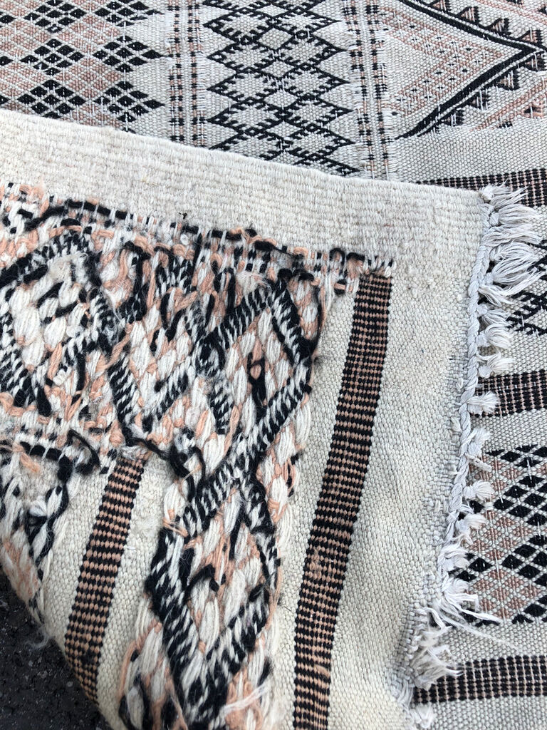 Large kilim vintage in the soft tones  205x320cm