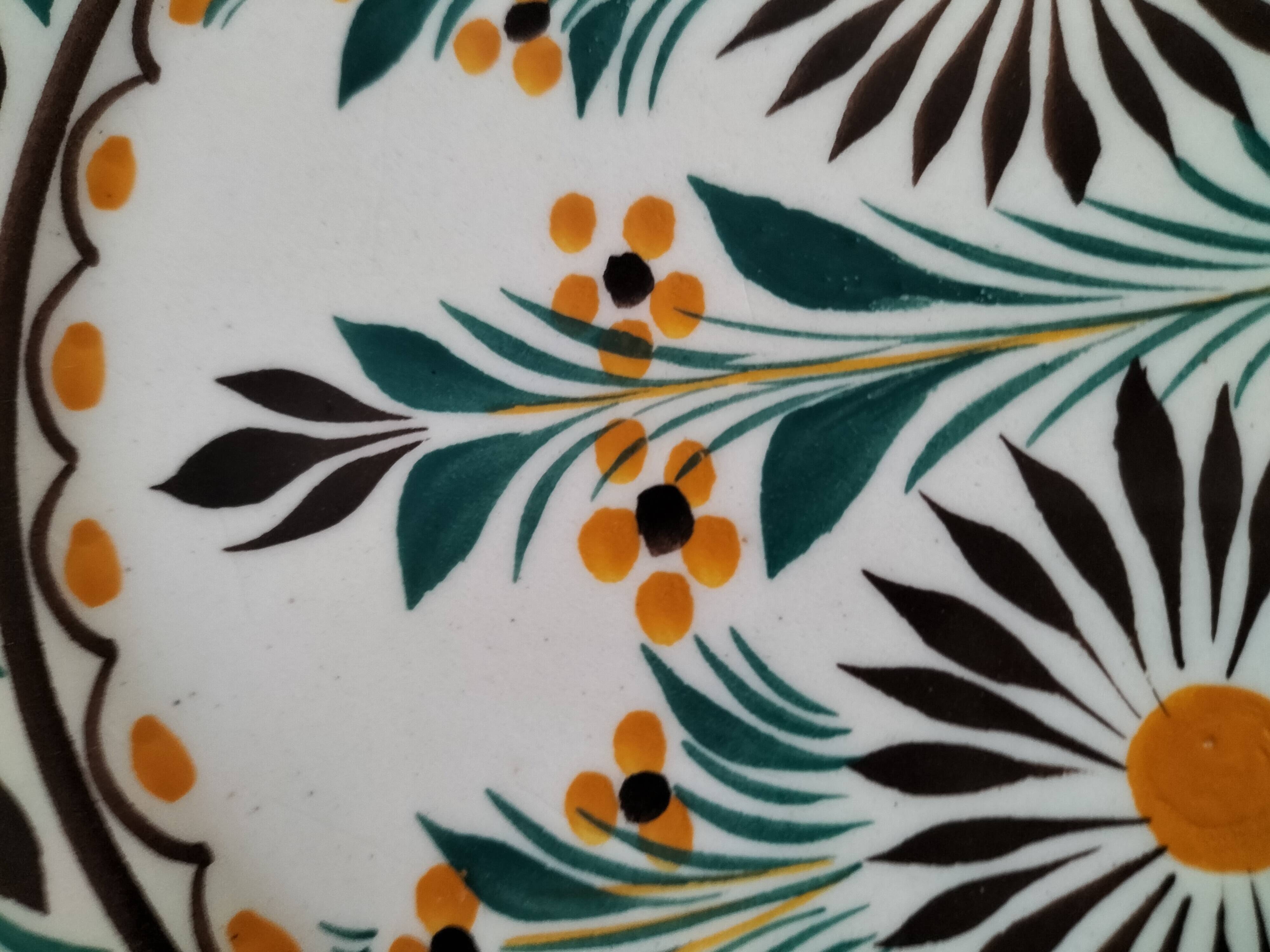 HB Quimper plate, Camaïeu model, green and saffron floral decoration