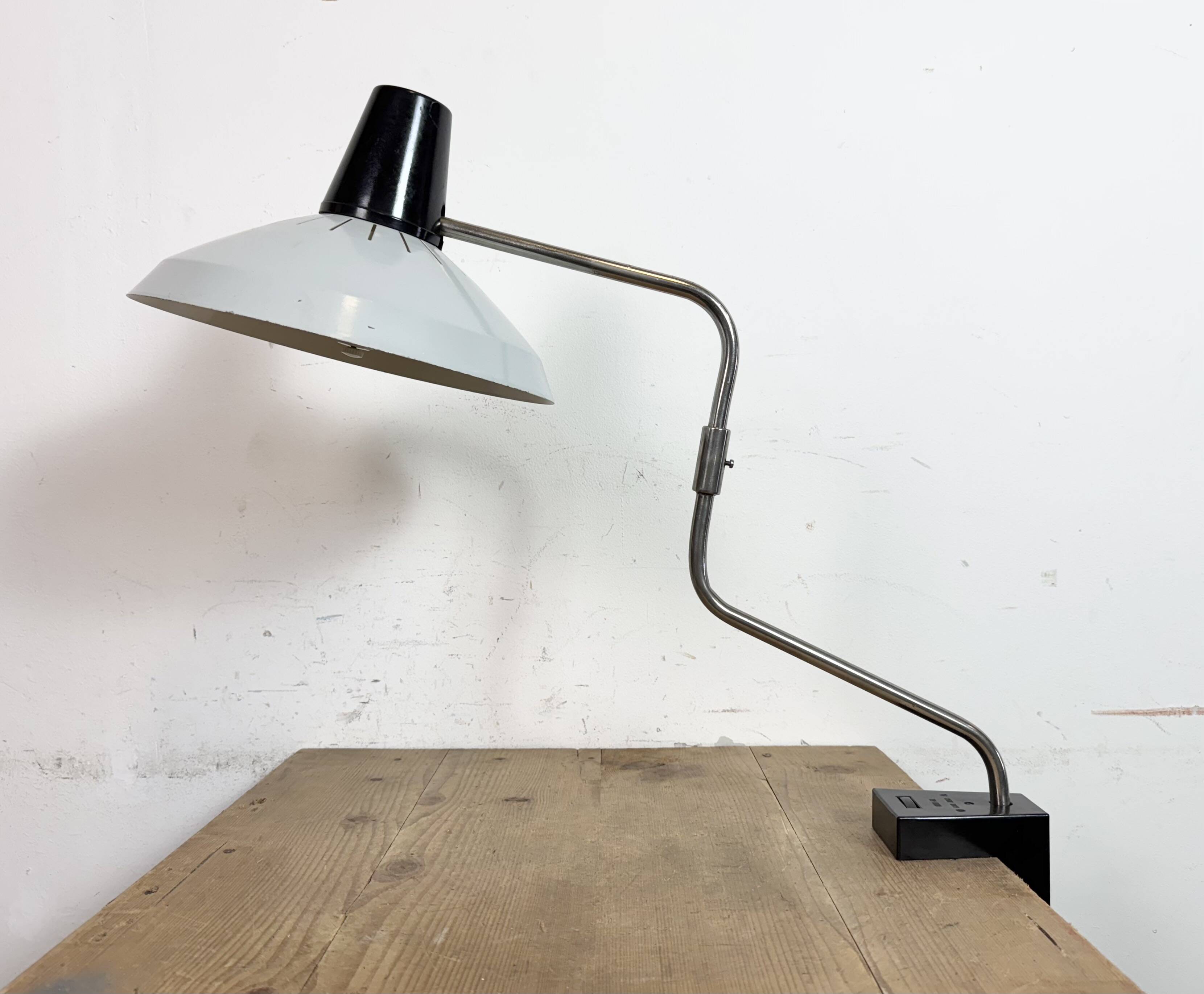 Lampe de bureau industrielle grise d'Elektrosvit, années 1970