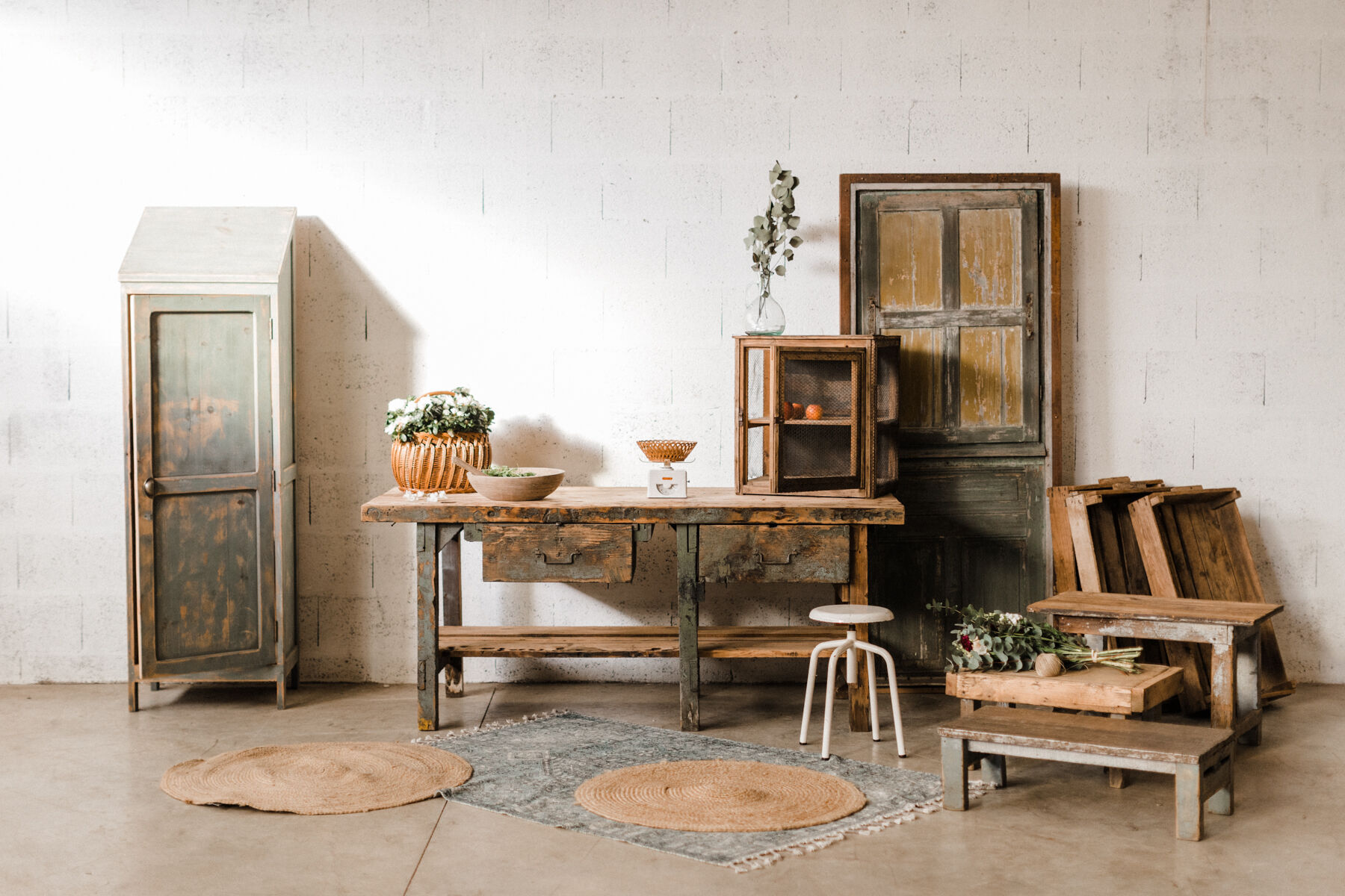 Green wooden workbench – 2 drawers