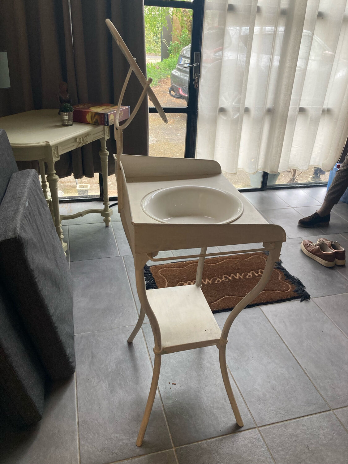 Wrought iron hairdresser