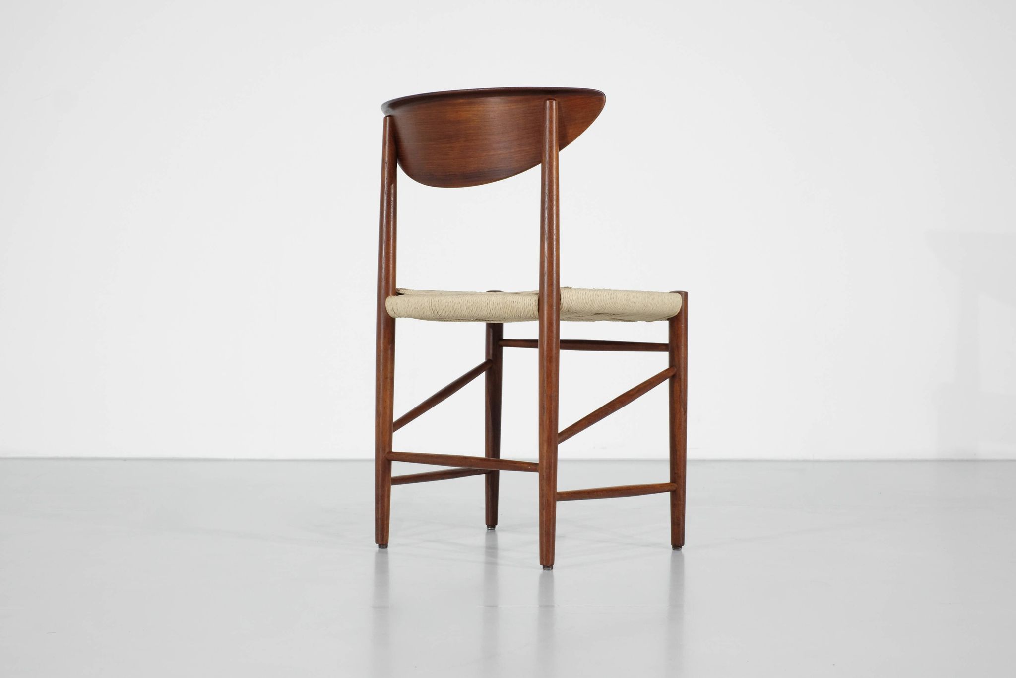 “316” chair by Peter Hvidt & Mölgaard Nielsen for Søborg Møbelfabrik.