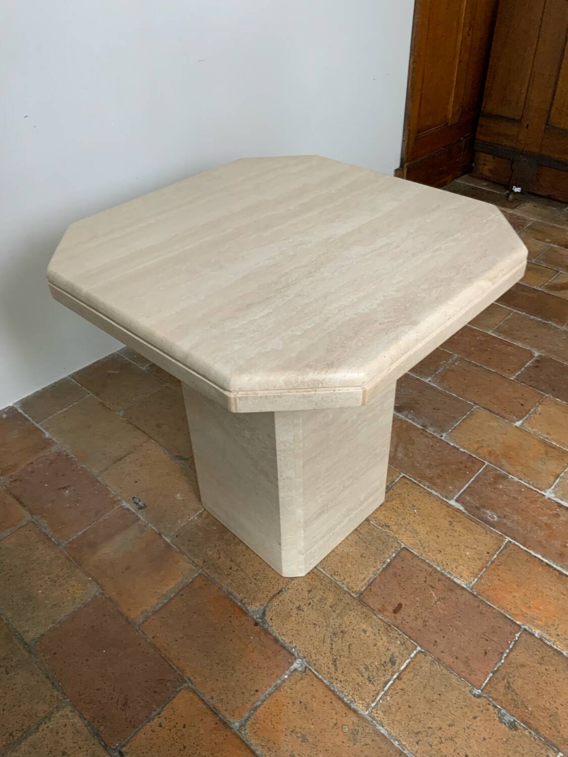 Table haute ou guéridon en travertin