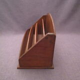 Old letter carrier in oak