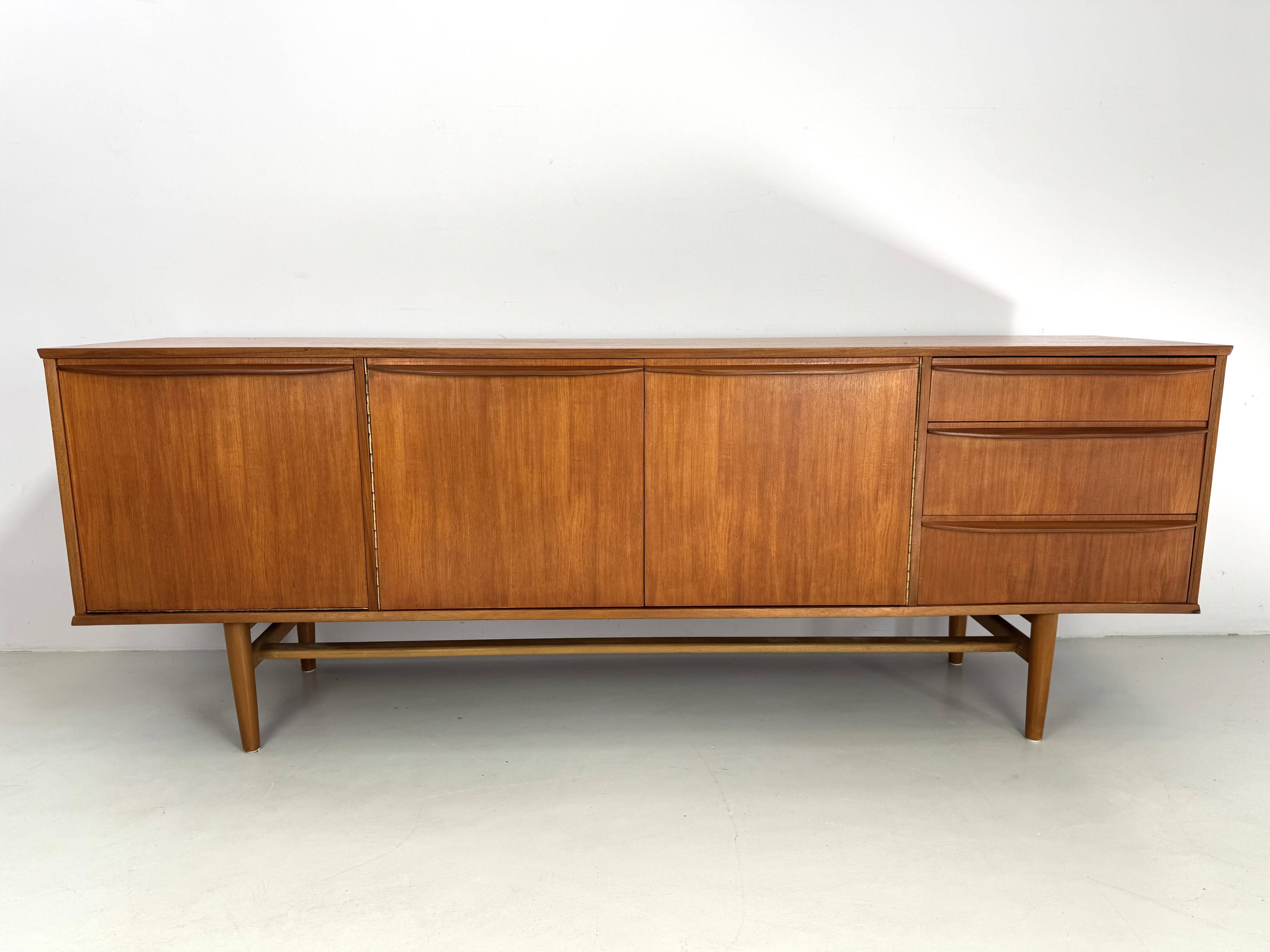 Beautiful vintage sideboard with a sleek design from the 60s.