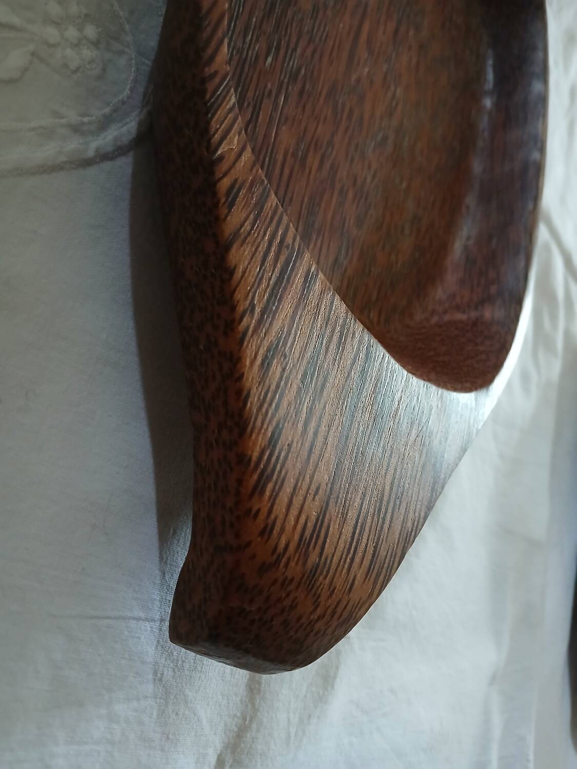 2 coconut wood dishes