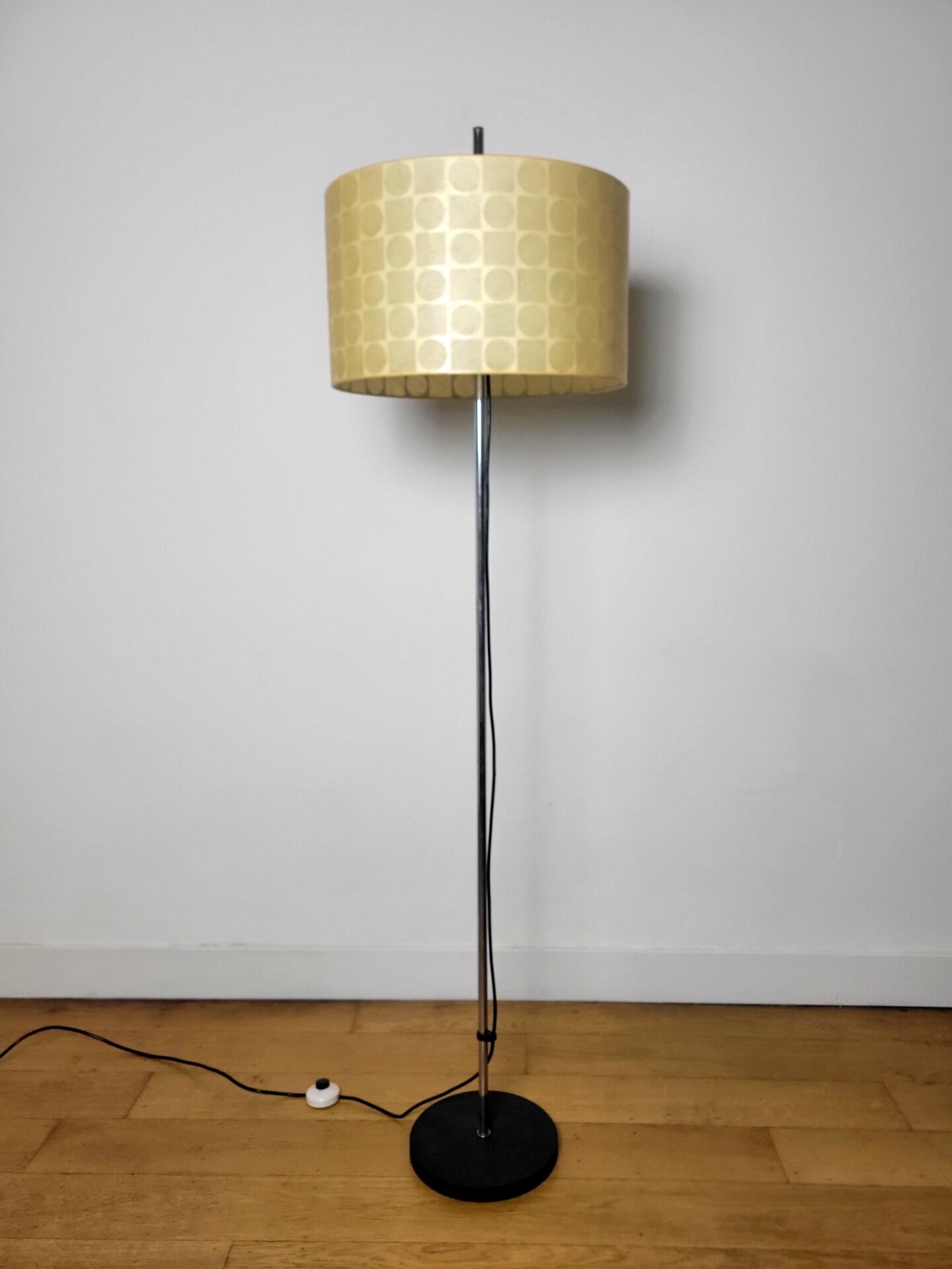 Lampadaire vintage Cocoon par Goldkant