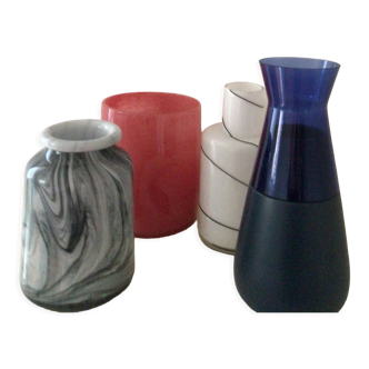 Vases de designer et cadre assorti