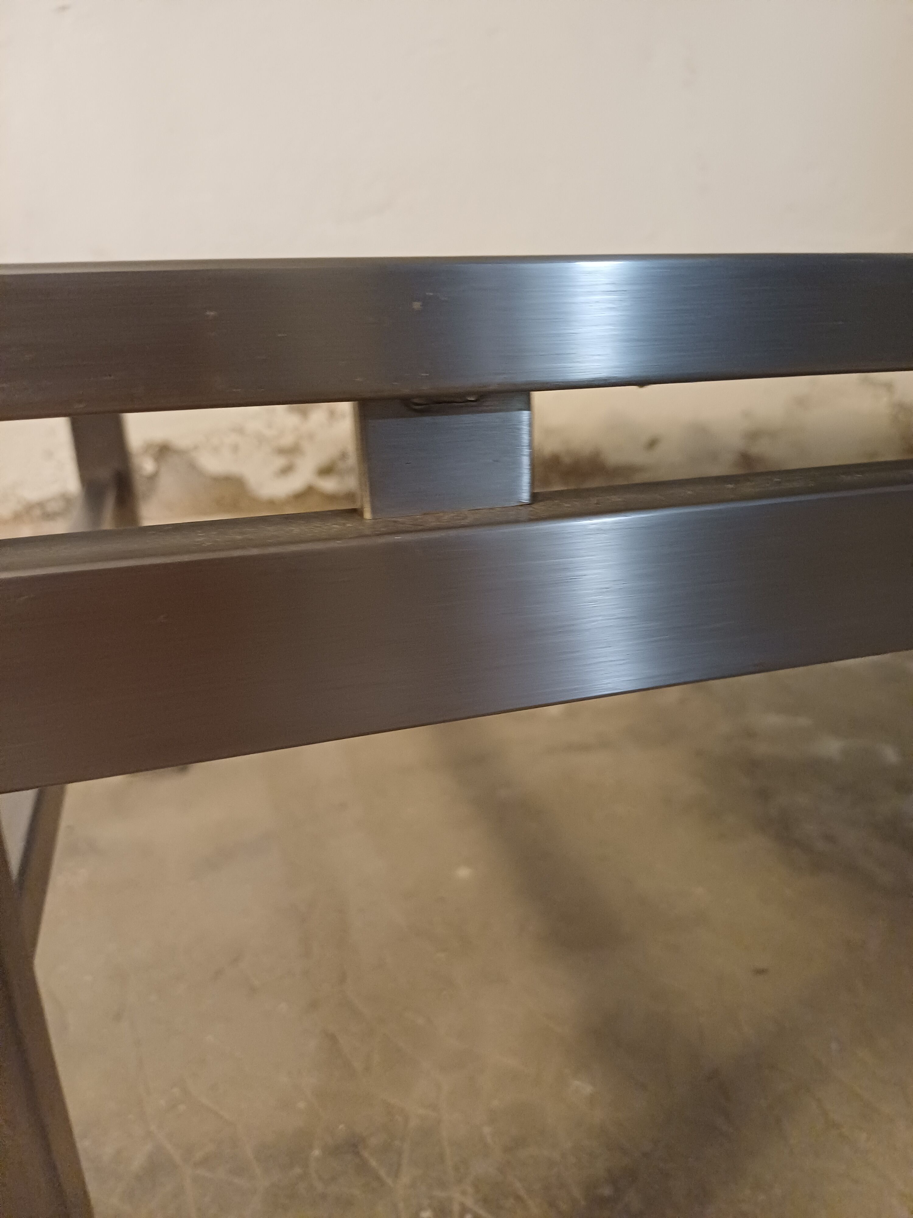 Table basse design vintage verre fumé