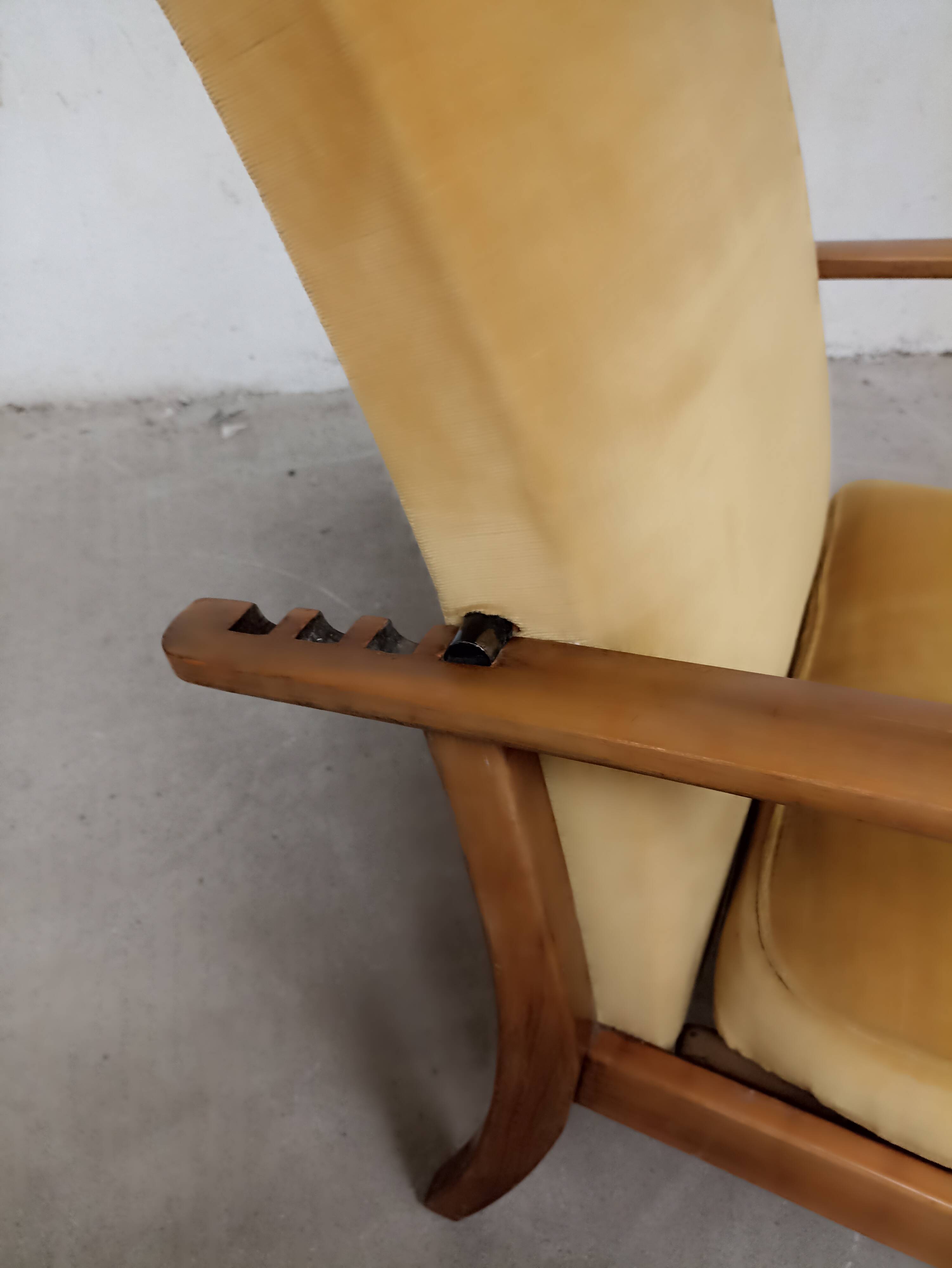 Knoll Antimott reclining armchair