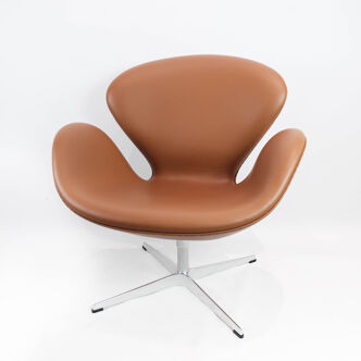 Swan chair, model 3320, designed by Arne Jacobsen in 1958
