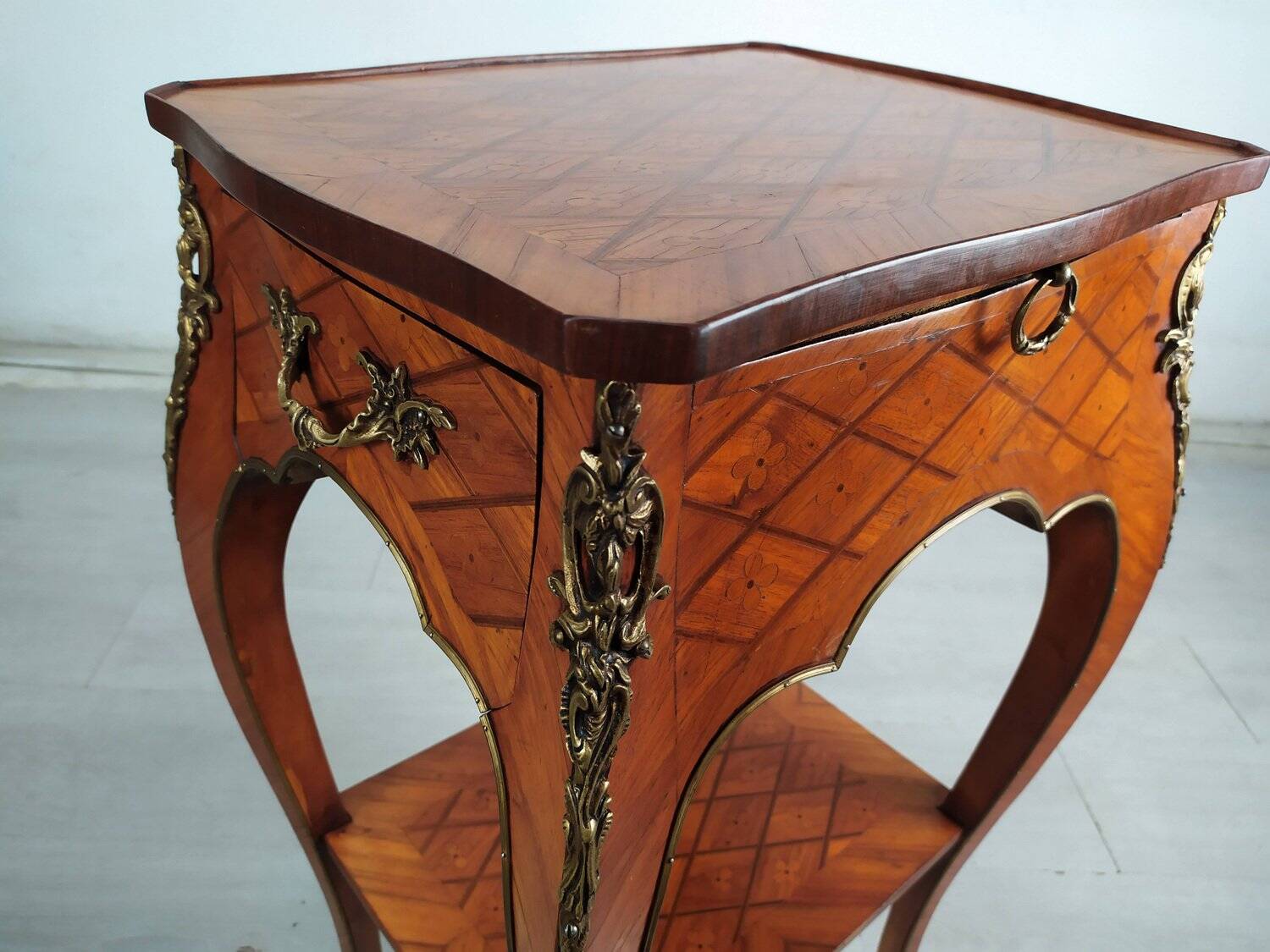 Louis XV side table in marquetry
