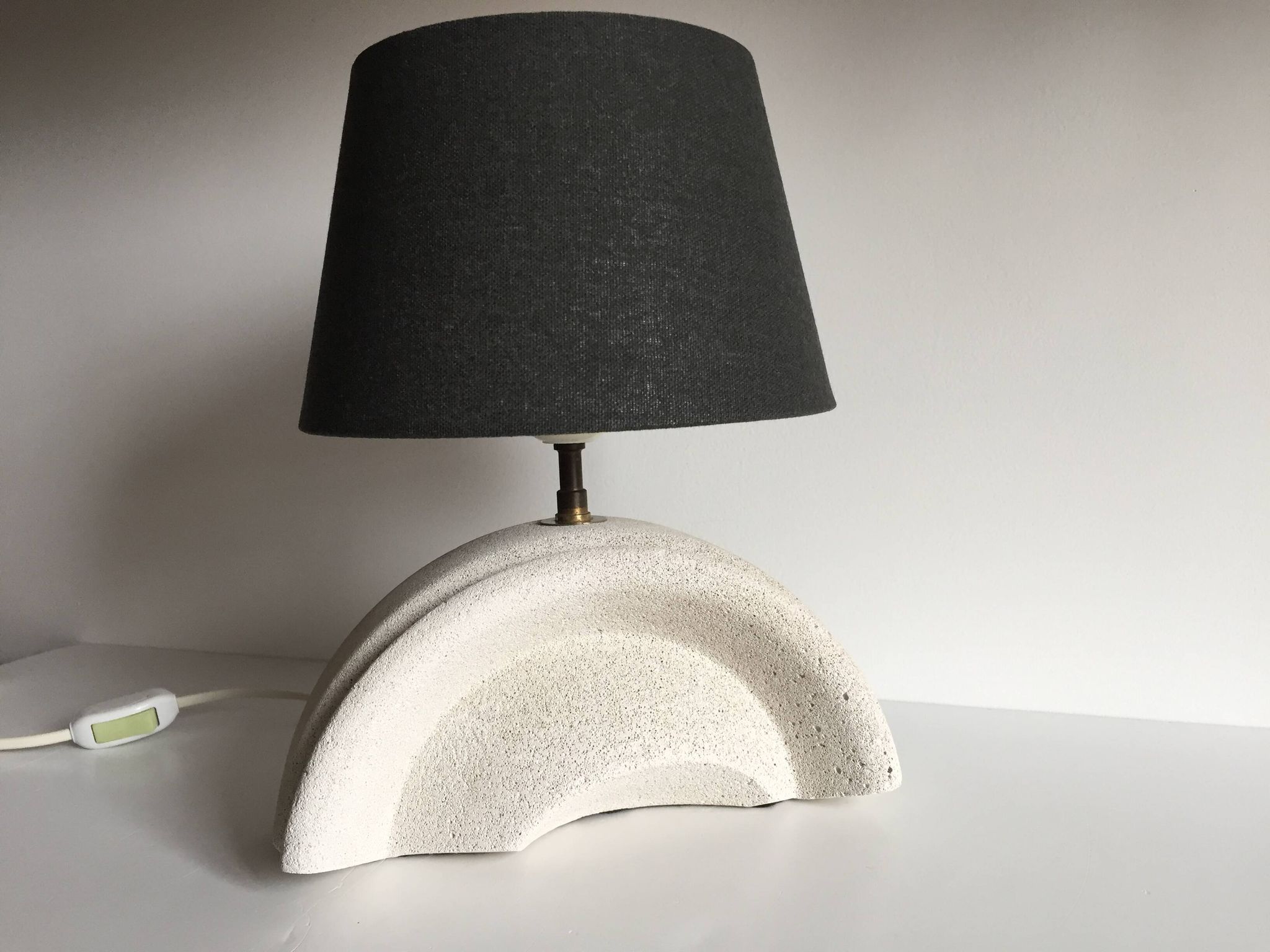 Lampe béton cellulaire façon Albert Tormos