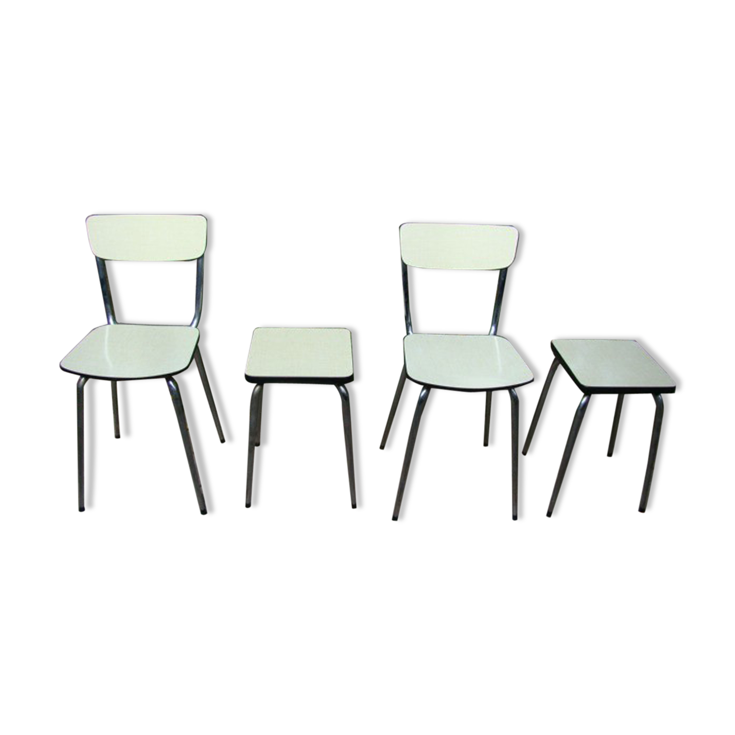 Lot of two chairs and two stools in formica
