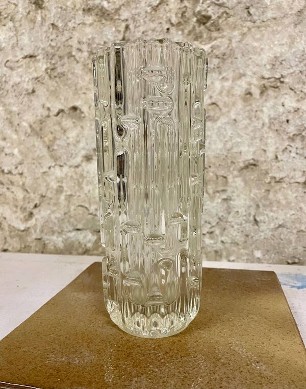 Vase Labyrinthe en verre moulé – design František Vizner – Sklo Union